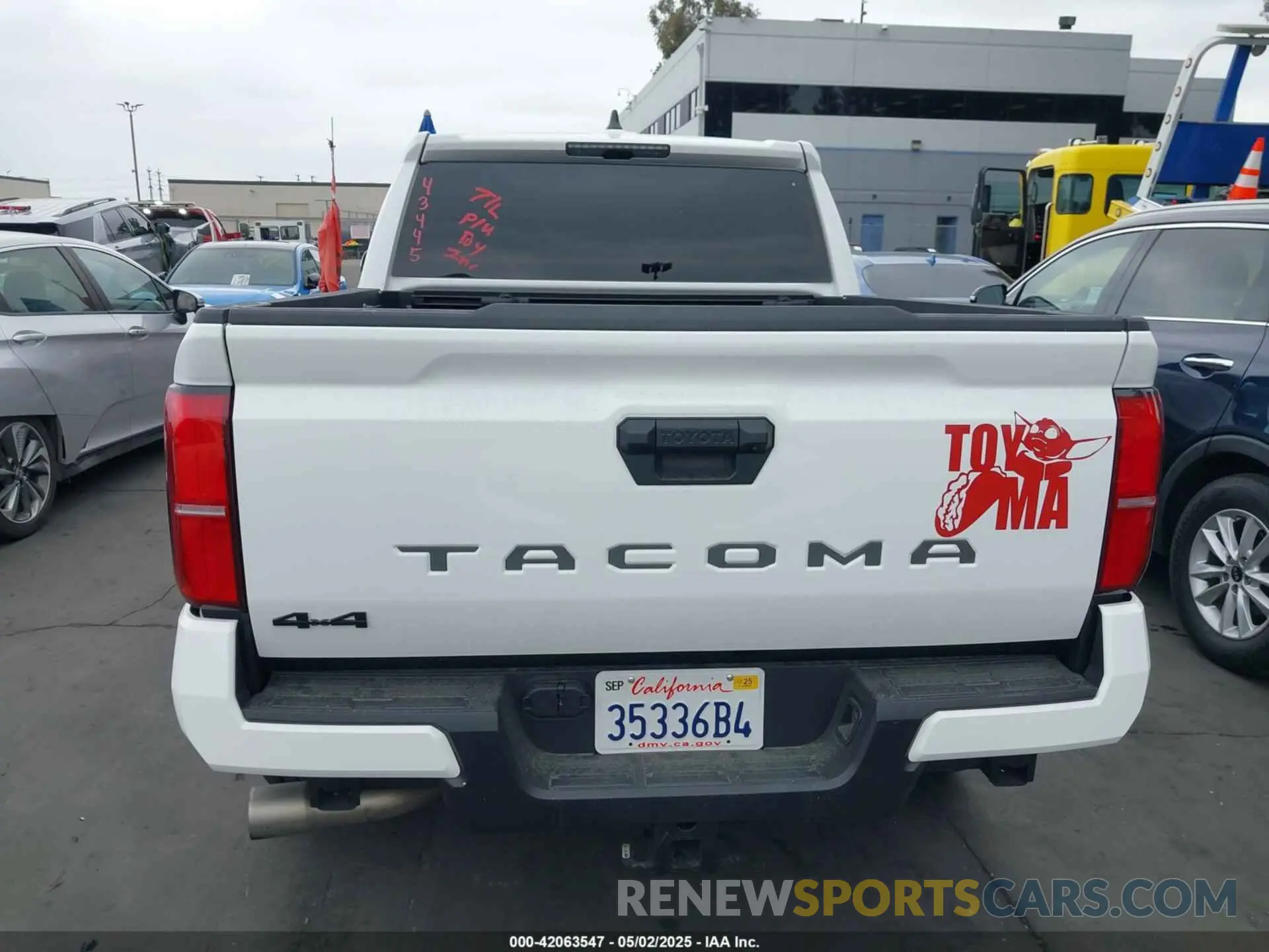 16 fotografías del automóvil dañado 3TMLB5JN4RM054636 TOYOTA TACOMA 2024
