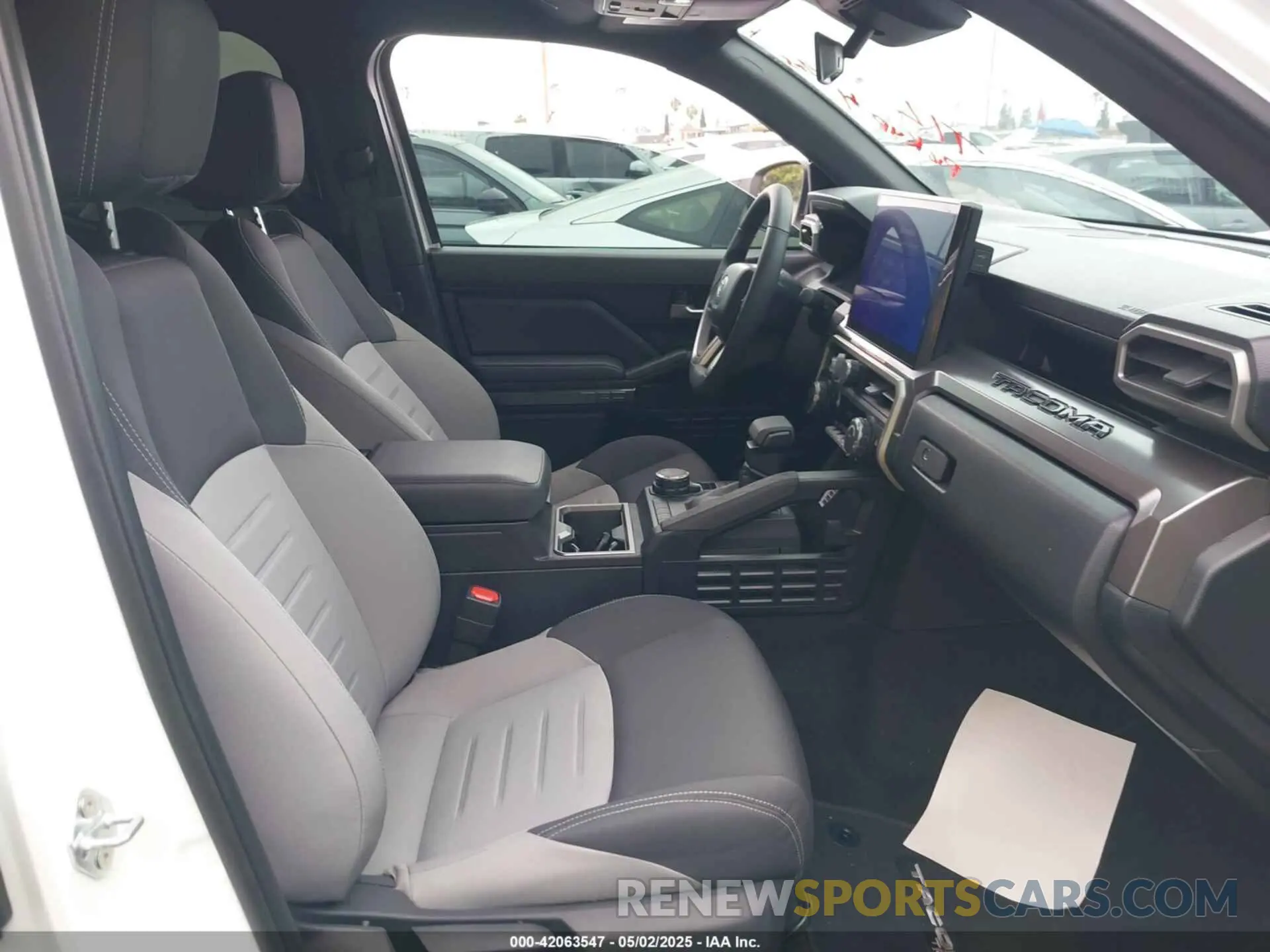 5 fotografías del automóvil dañado 3TMLB5JN4RM054636 TOYOTA TACOMA 2024