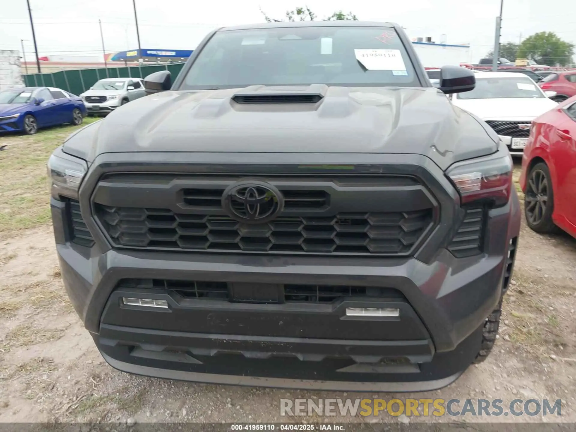 12 fotografías del automóvil dañado 3TMLB5JN4RM060579 TOYOTA TACOMA 2024