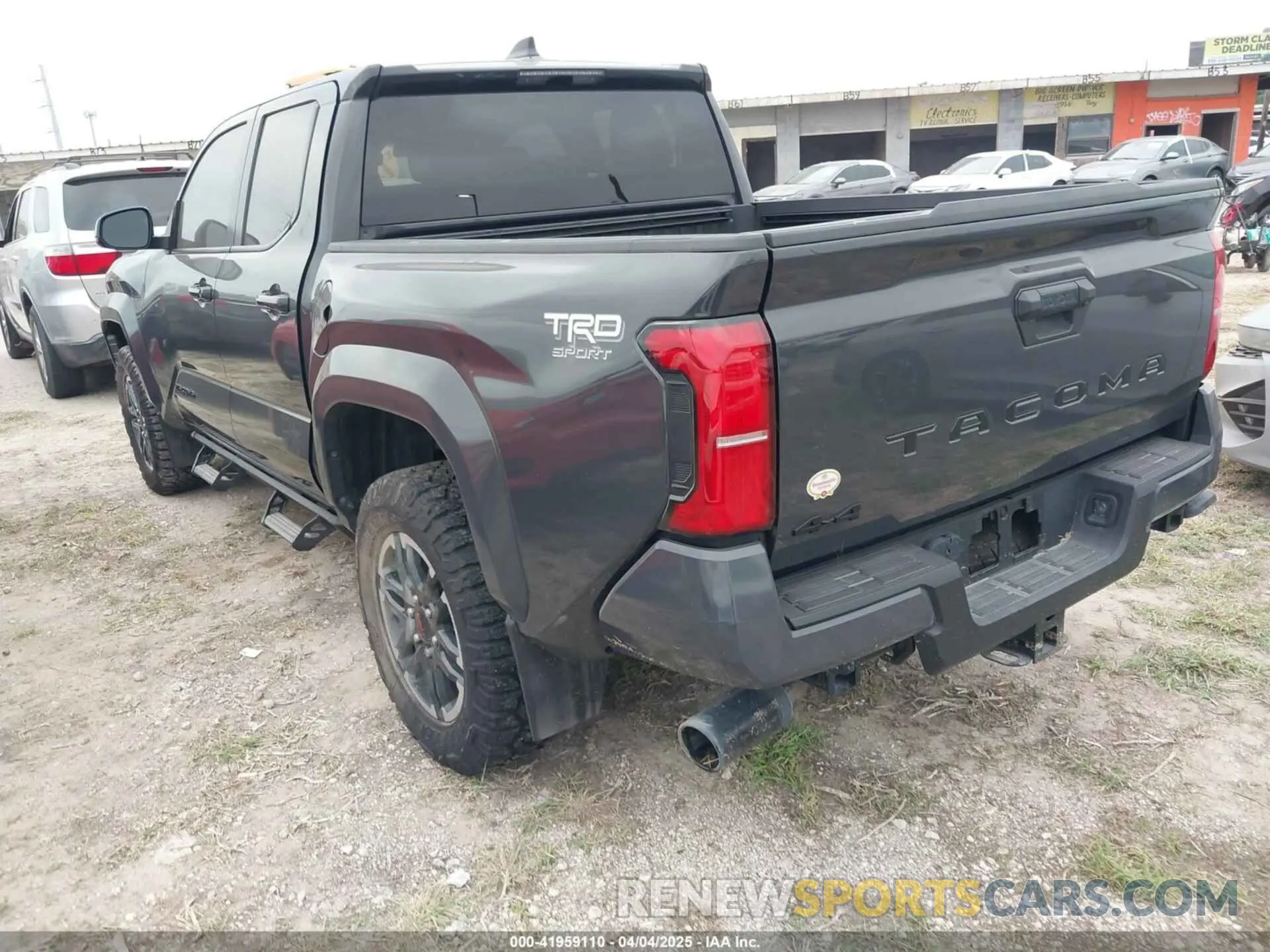 3 fotografías del automóvil dañado 3TMLB5JN4RM060579 TOYOTA TACOMA 2024