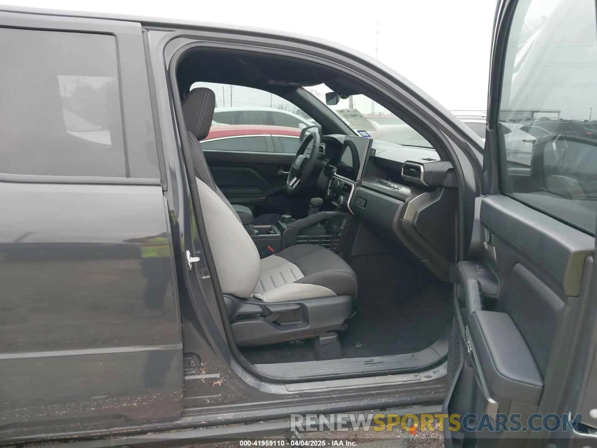 5 fotografías del automóvil dañado 3TMLB5JN4RM060579 TOYOTA TACOMA 2024