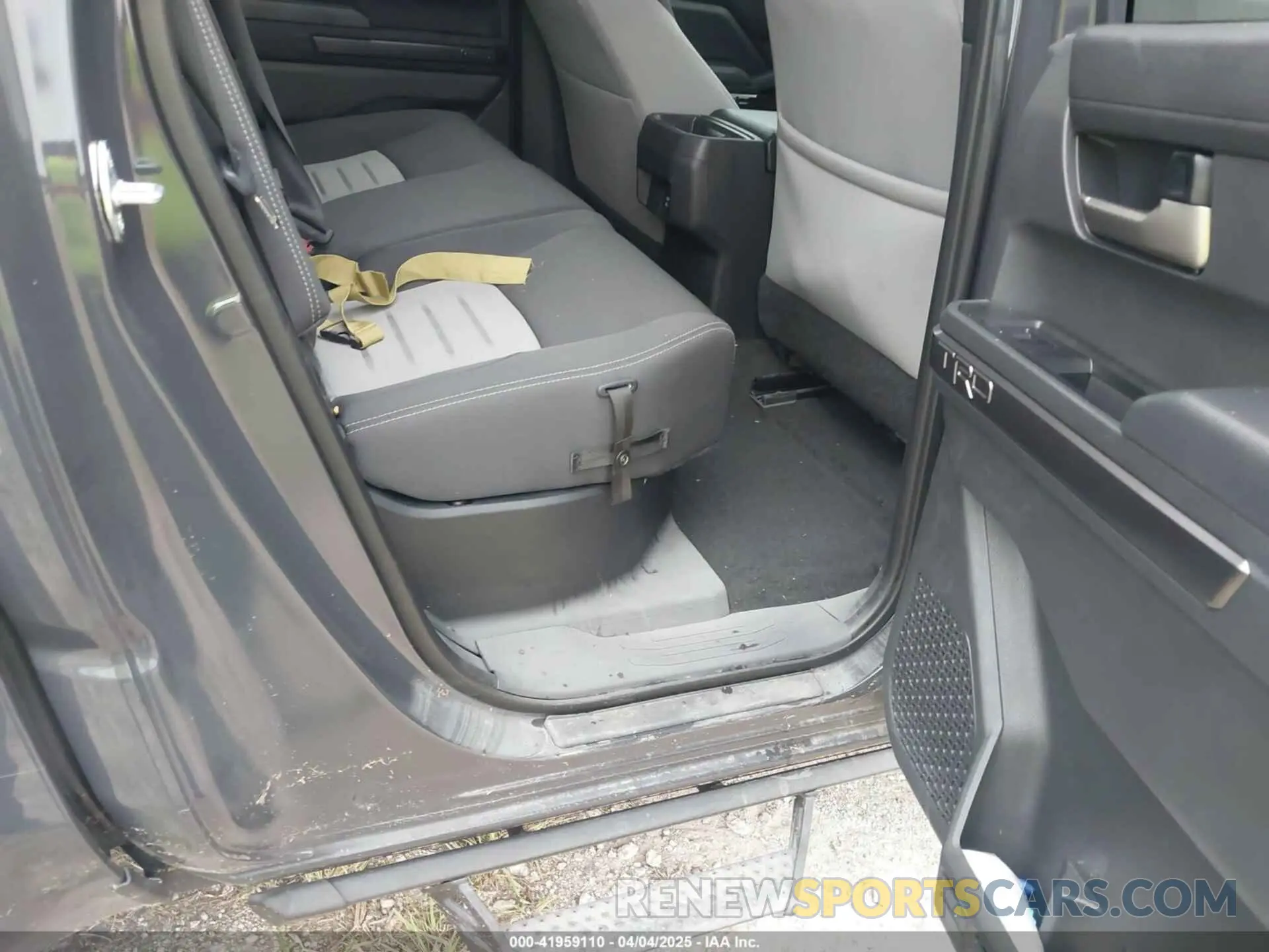8 fotografías del automóvil dañado 3TMLB5JN4RM060579 TOYOTA TACOMA 2024