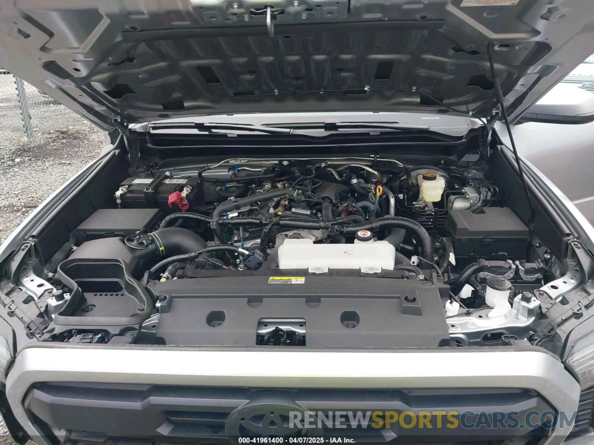 10 fotografías del automóvil dañado 3TMLB5JN4RM070612 TOYOTA TACOMA 2024