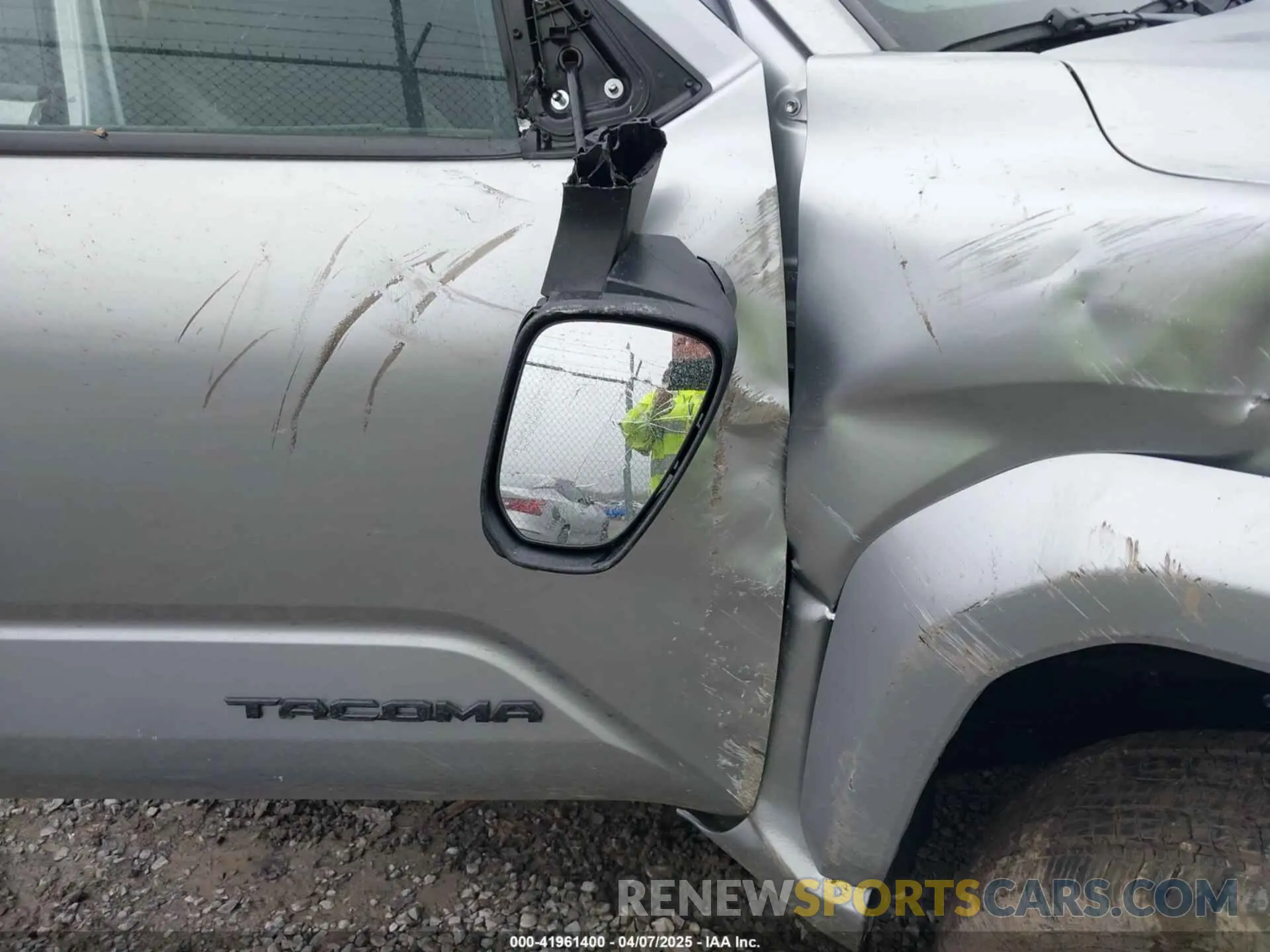 12 fotografías del automóvil dañado 3TMLB5JN4RM070612 TOYOTA TACOMA 2024
