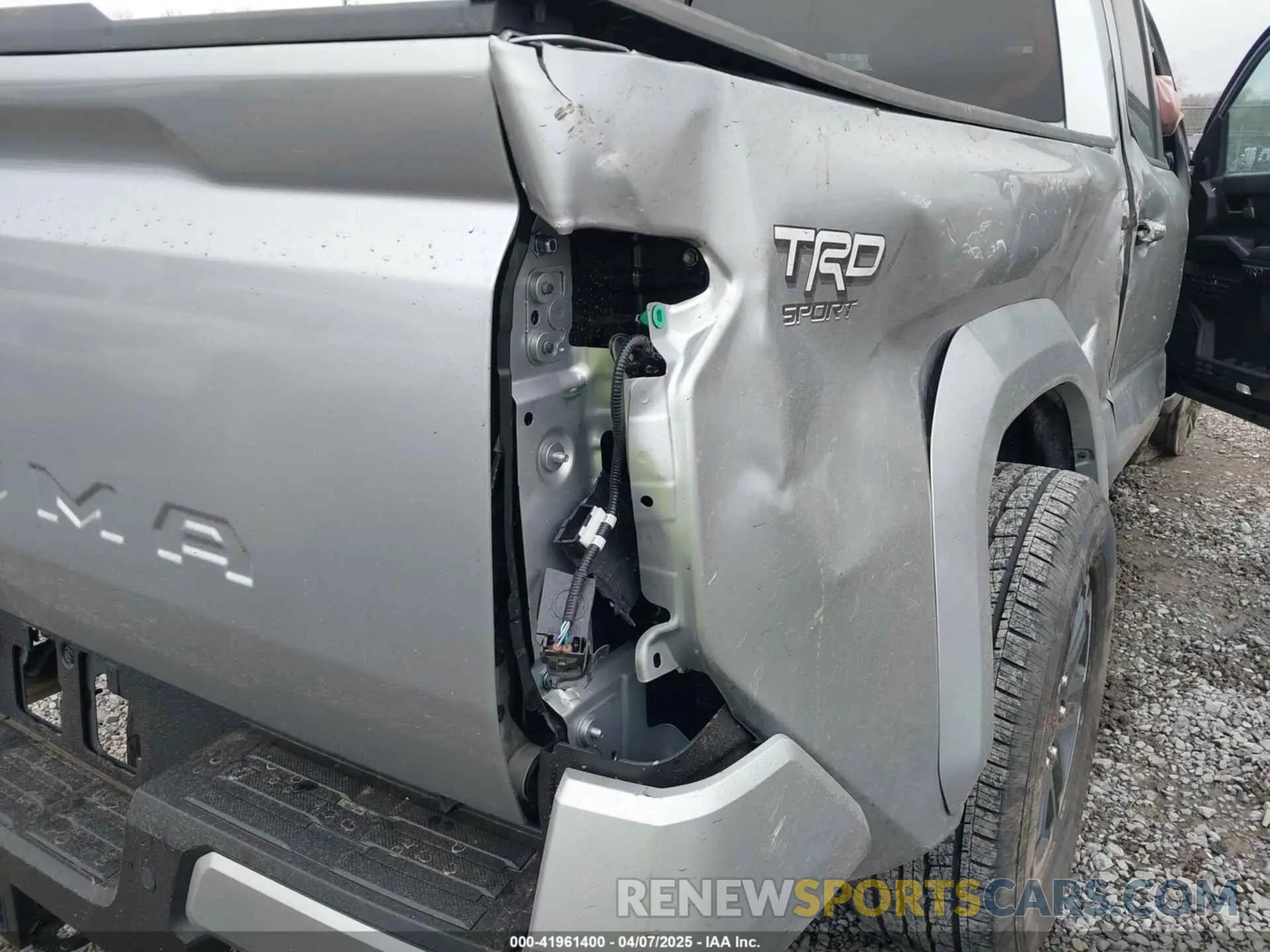 21 fotografías del automóvil dañado 3TMLB5JN4RM070612 TOYOTA TACOMA 2024