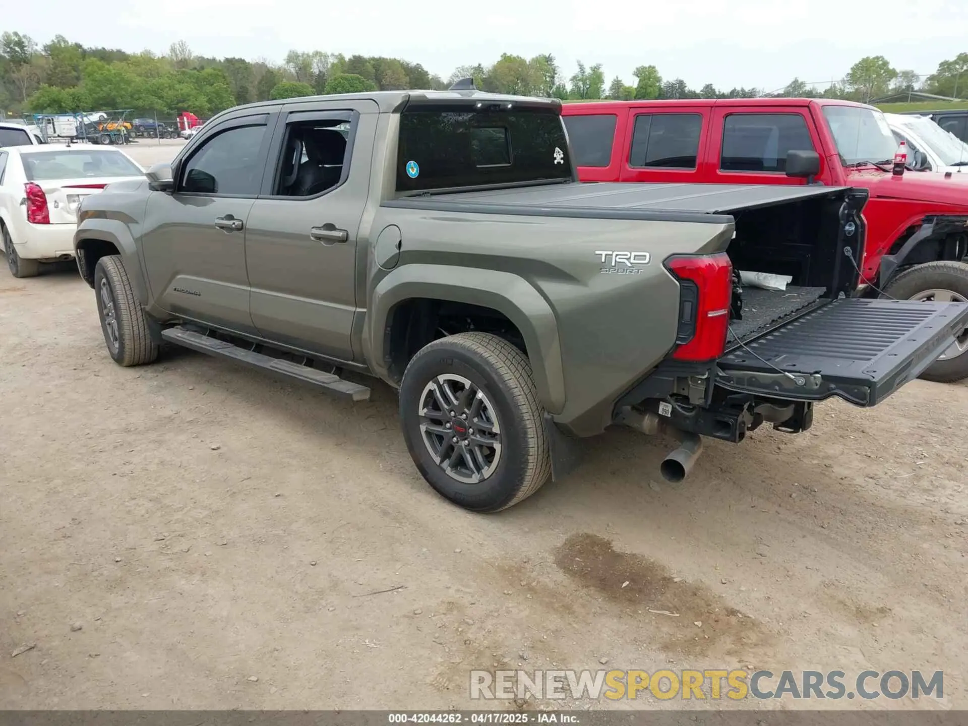 3 fotografías del automóvil dañado 3TMLB5JN5RM045248 TOYOTA TACOMA 2024