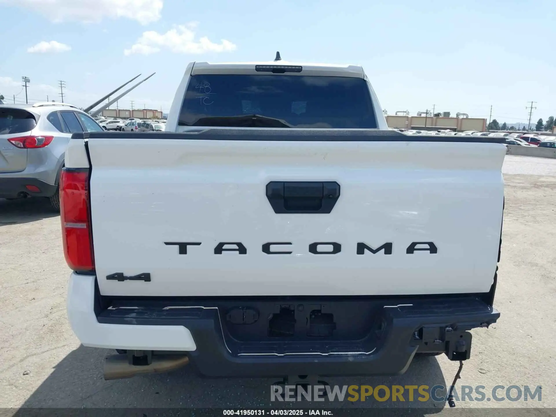 16 fotografías del automóvil dañado 3TMLB5JN5RM059893 TOYOTA TACOMA 2024