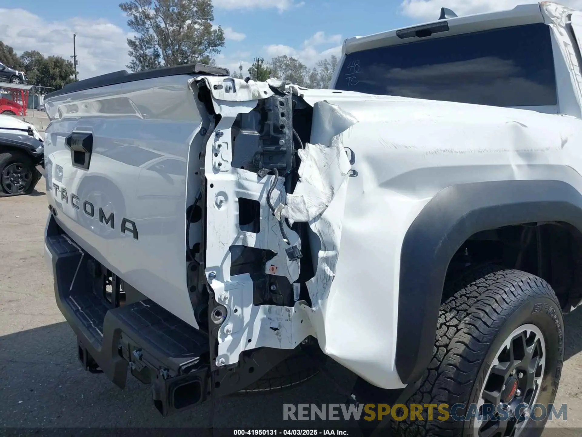 6 fotografías del automóvil dañado 3TMLB5JN5RM059893 TOYOTA TACOMA 2024