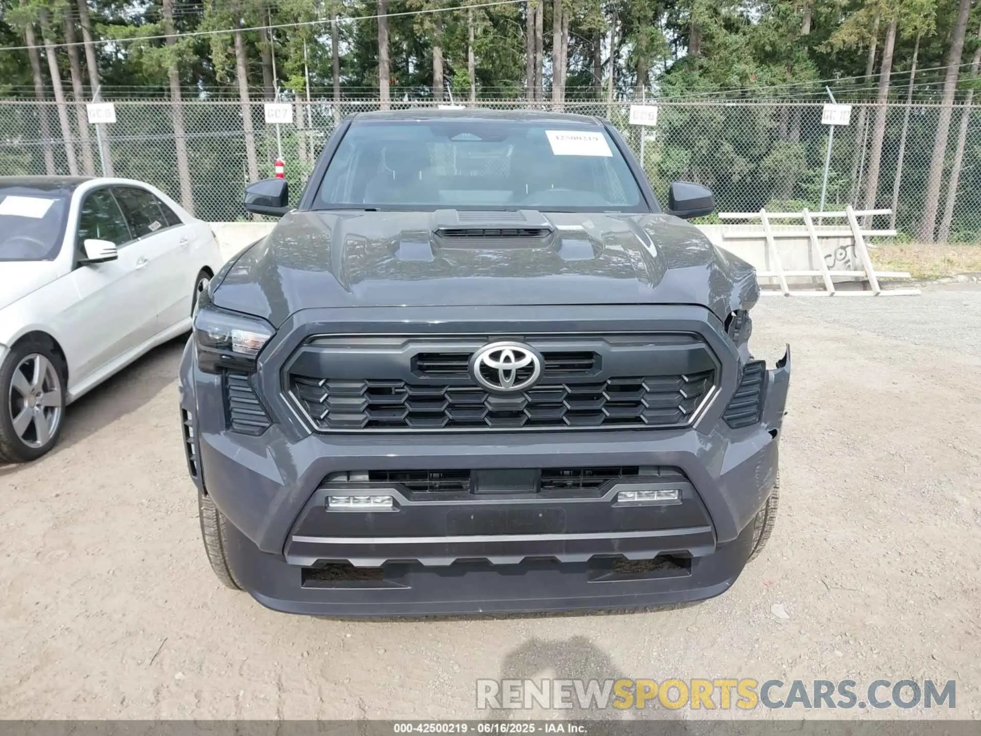 13 fotografías del automóvil dañado 3TMLB5JN5RM068089 TOYOTA TACOMA 2024