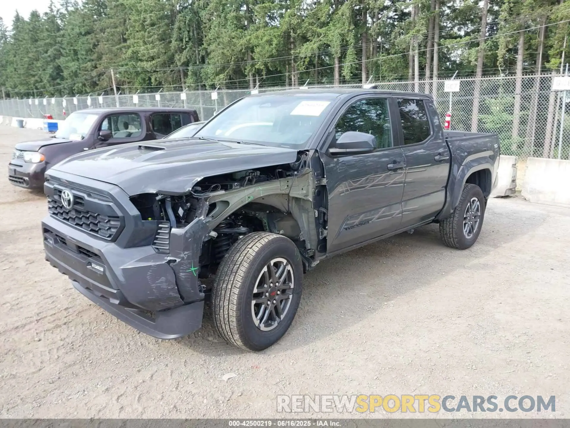 2 fotografías del automóvil dañado 3TMLB5JN5RM068089 TOYOTA TACOMA 2024