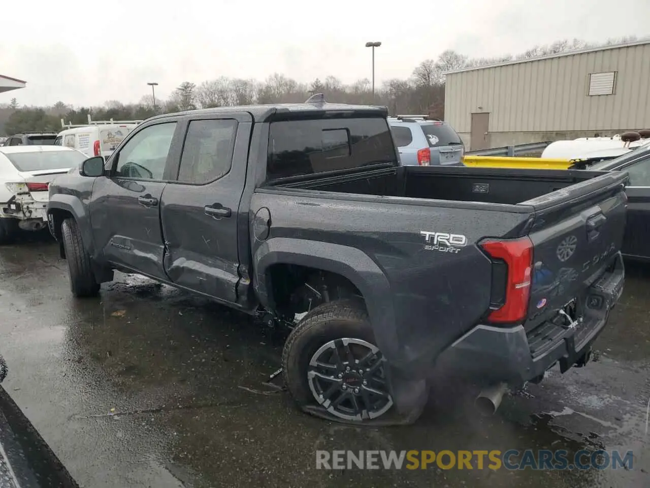 2 fotografías del automóvil dañado 3TMLB5JN5RM074796 TOYOTA TACOMA 2024