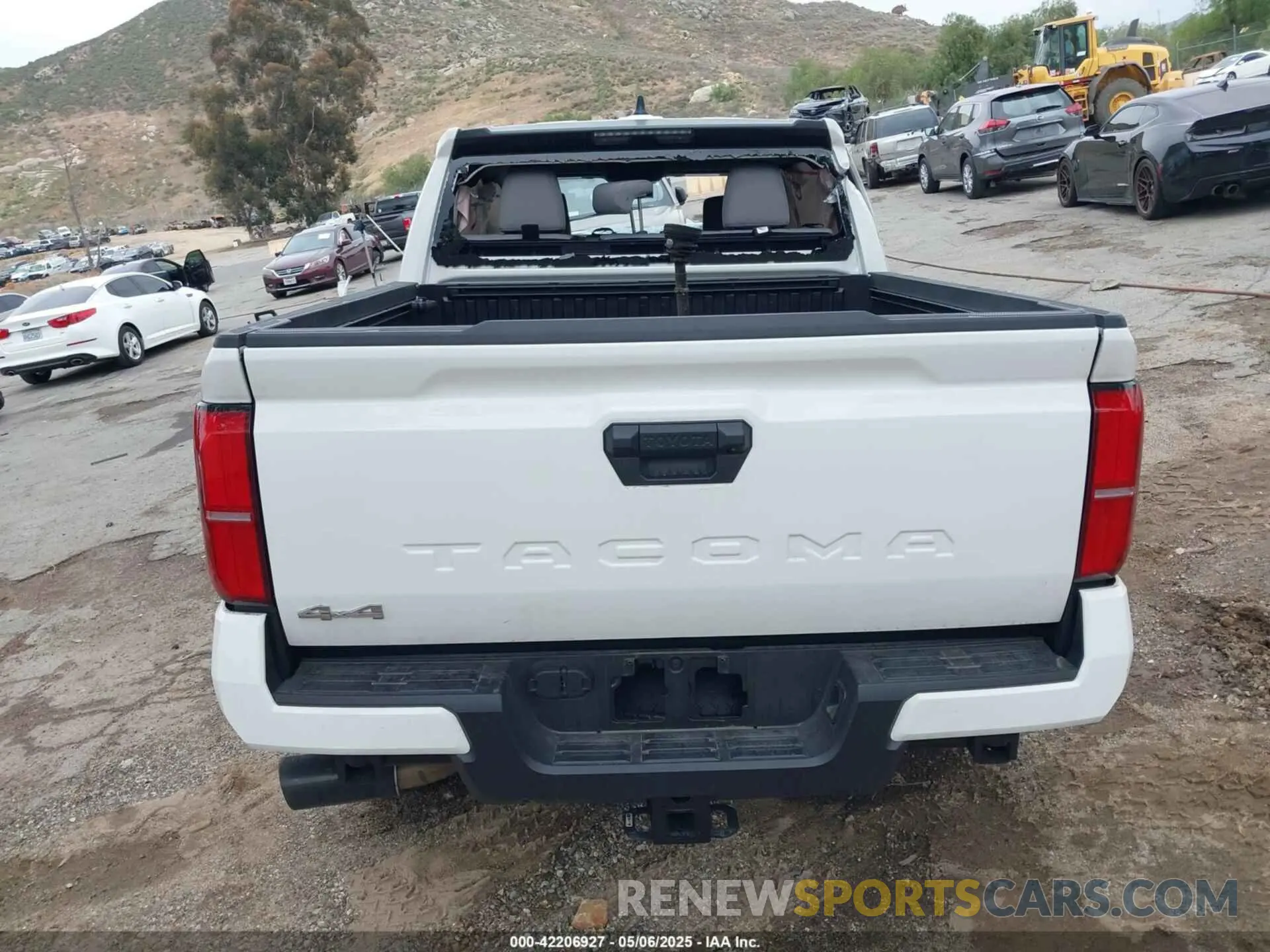 16 fotografías del automóvil dañado 3TMLB5JN5RM081702 TOYOTA TACOMA 2024