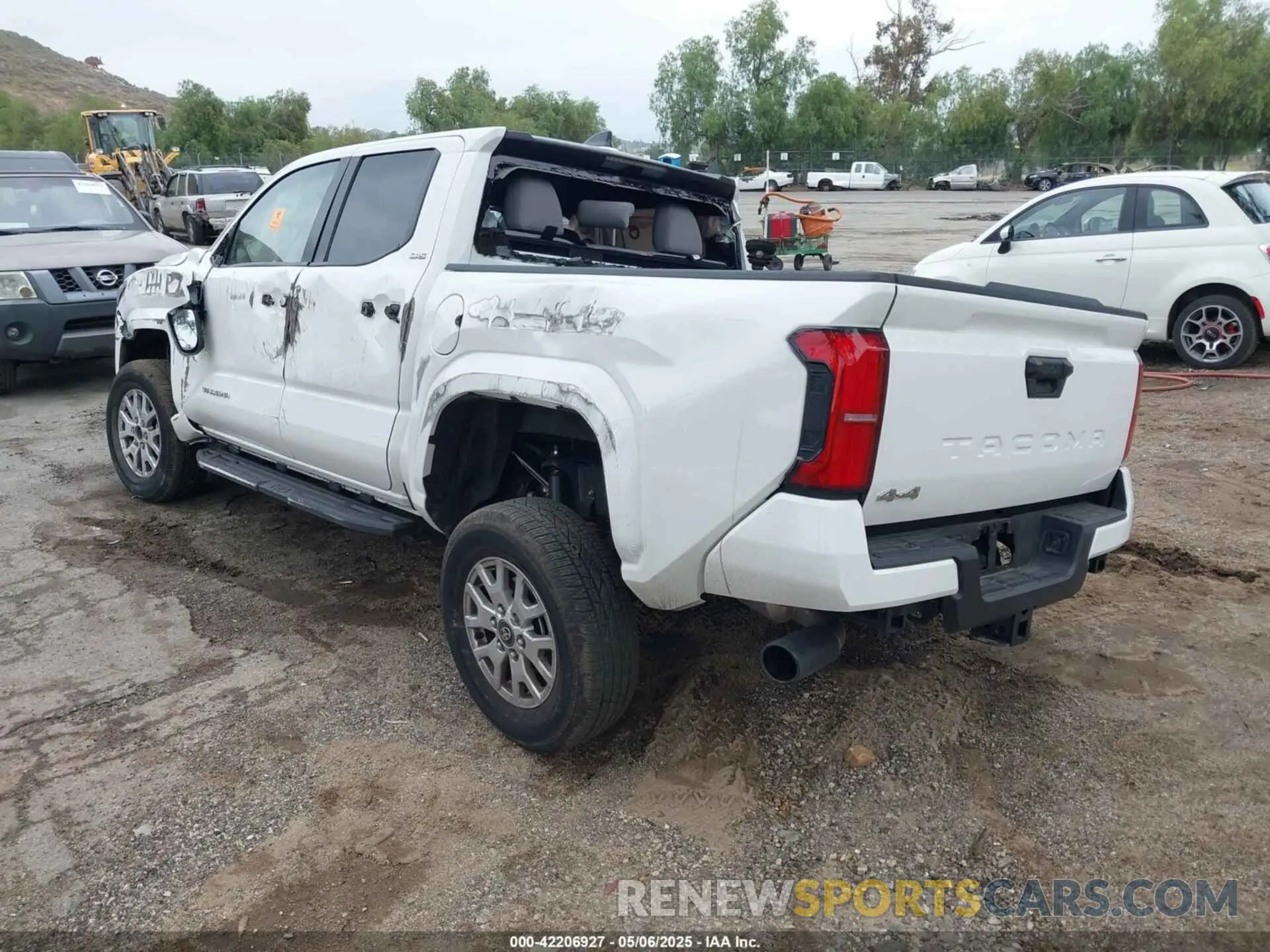 3 fotografías del automóvil dañado 3TMLB5JN5RM081702 TOYOTA TACOMA 2024