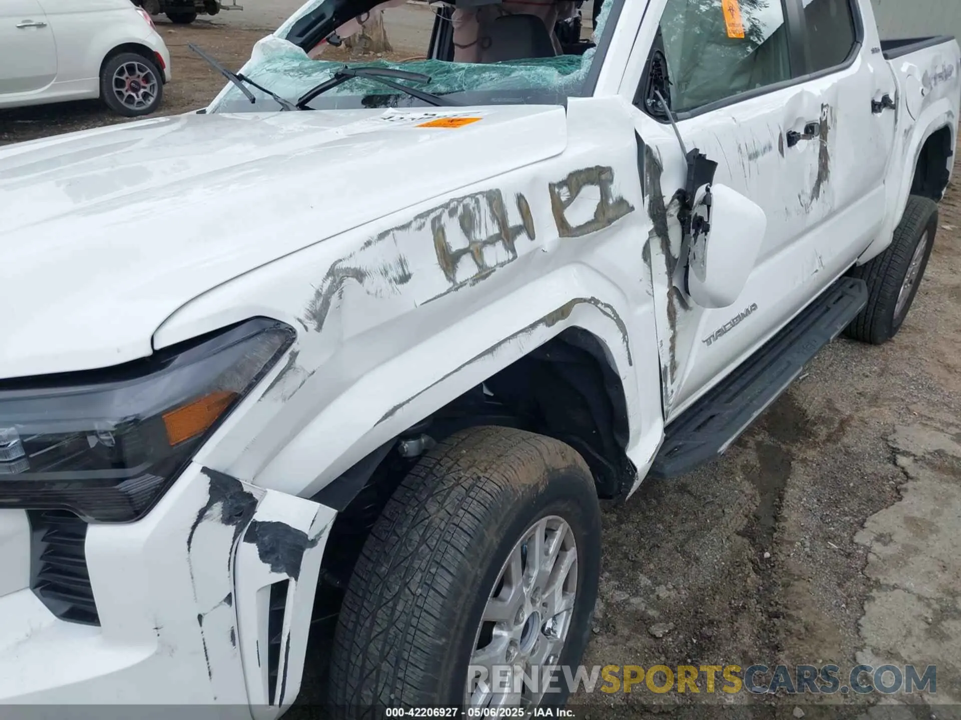 6 fotografías del automóvil dañado 3TMLB5JN5RM081702 TOYOTA TACOMA 2024