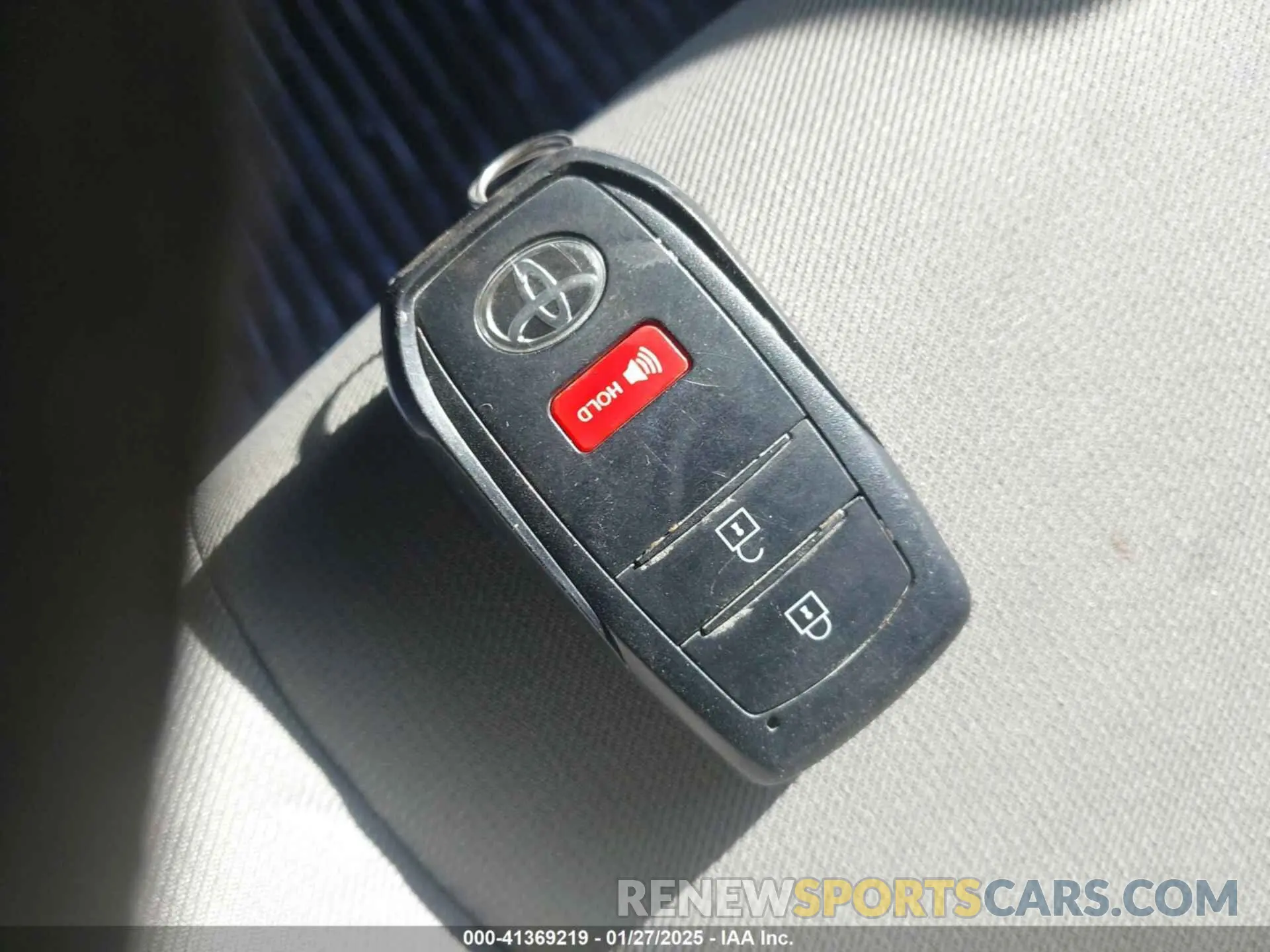 11 fotografías del automóvil dañado 3TMLB5JN6RM000884 TOYOTA TACOMA 2024