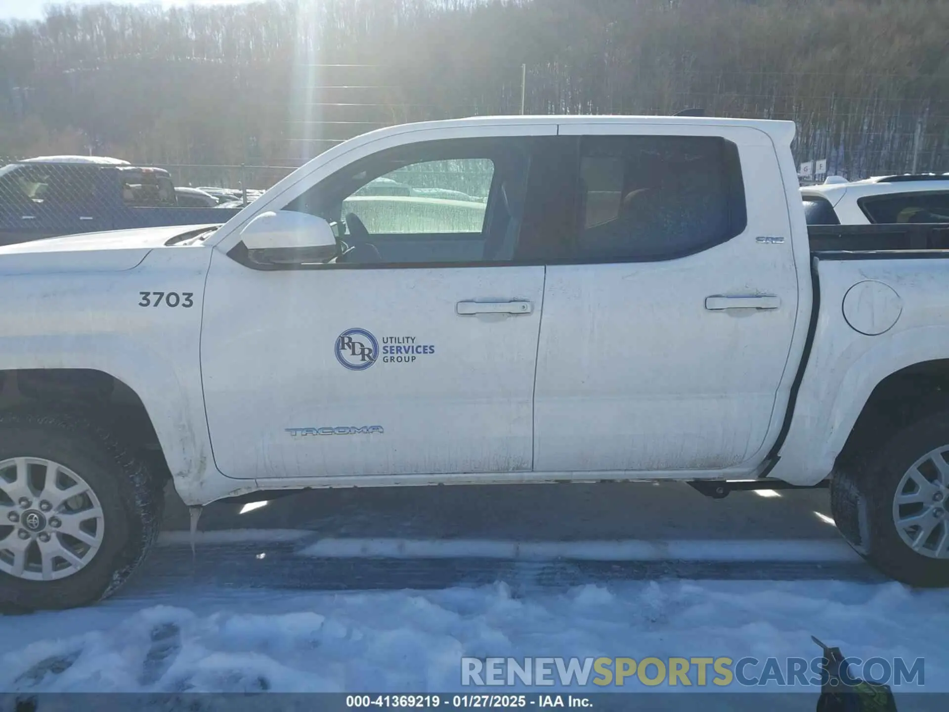 15 fotografías del automóvil dañado 3TMLB5JN6RM000884 TOYOTA TACOMA 2024