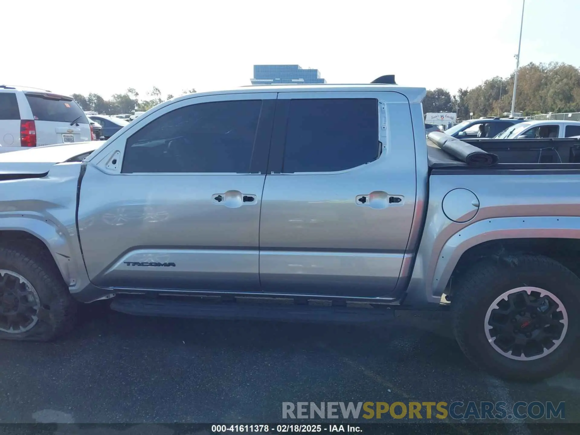 15 fotografías del automóvil dañado 3TMLB5JN6RM022612 TOYOTA TACOMA 2024