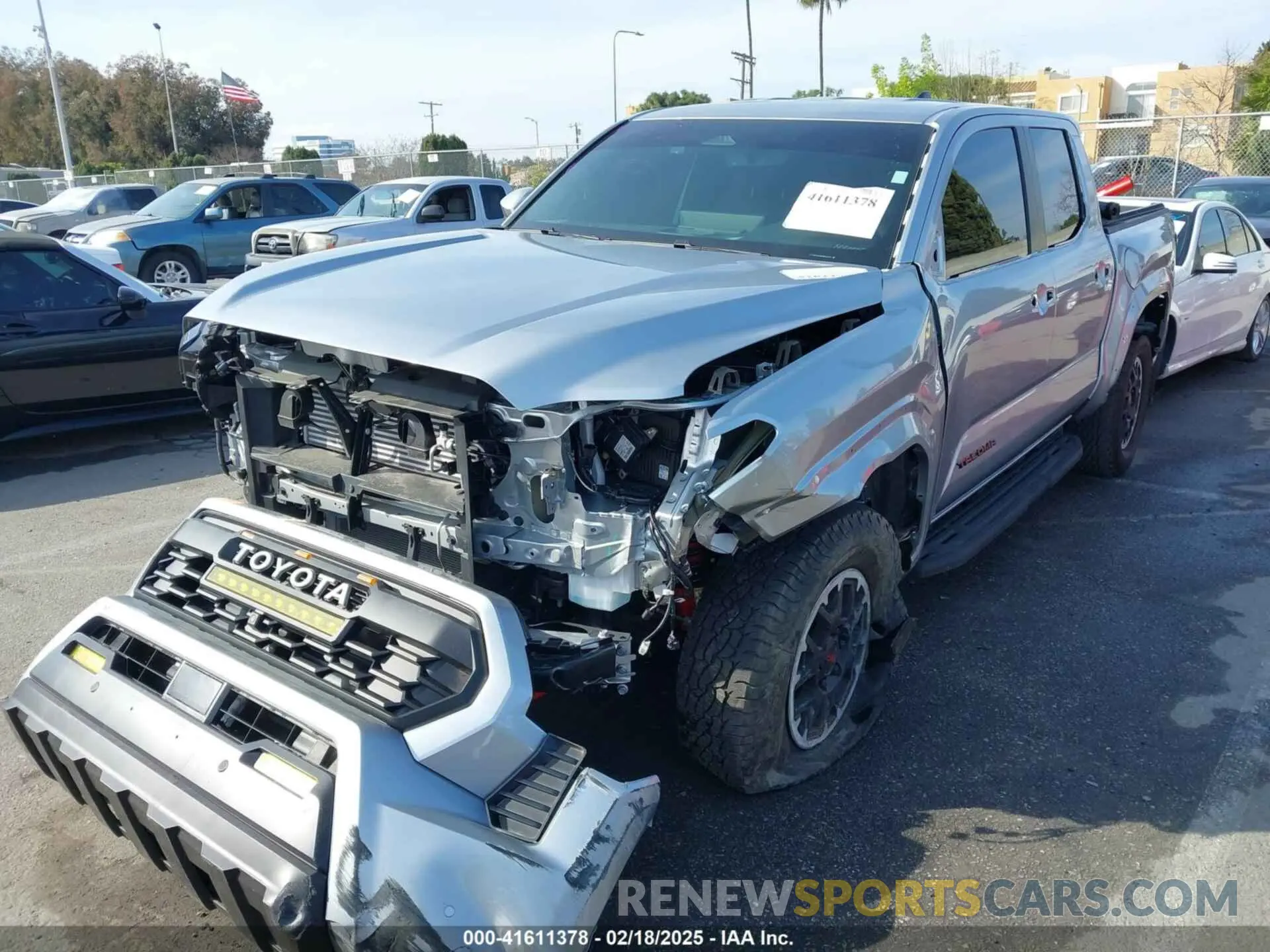 2 fotografías del automóvil dañado 3TMLB5JN6RM022612 TOYOTA TACOMA 2024