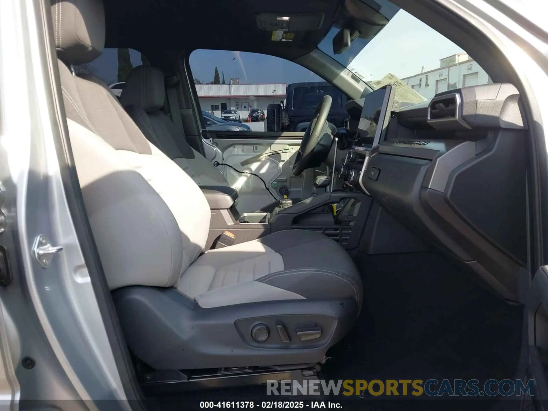 5 fotografías del automóvil dañado 3TMLB5JN6RM022612 TOYOTA TACOMA 2024