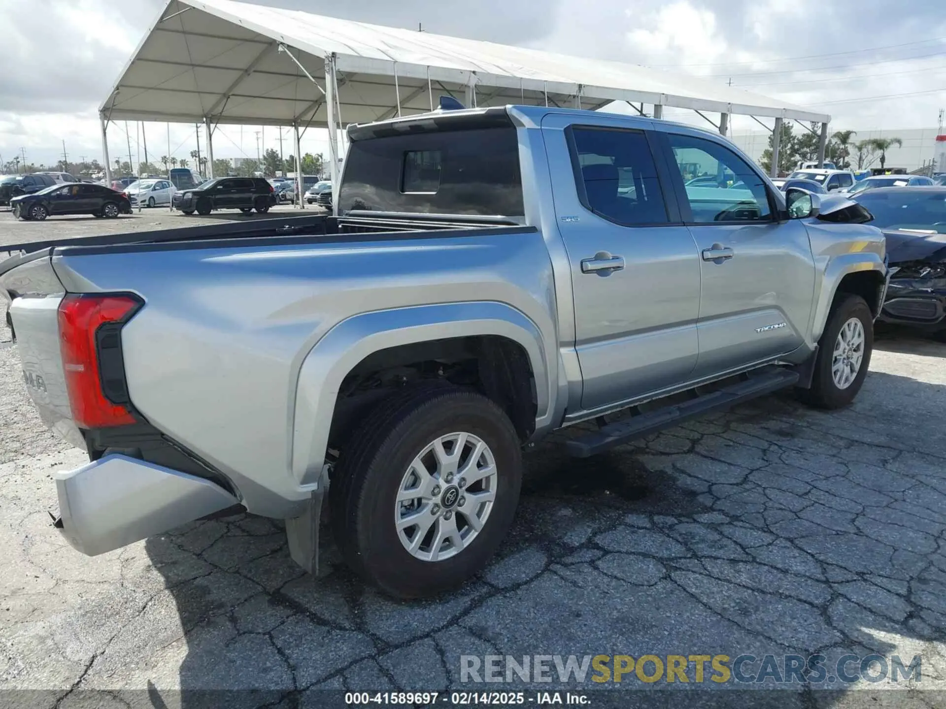4 fotografías del automóvil dañado 3TMLB5JN6RM032170 TOYOTA TACOMA 2024