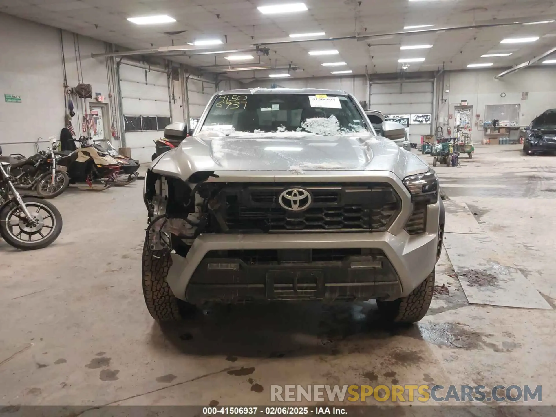 12 fotografías del automóvil dañado 3TMLB5JN6RM032296 TOYOTA TACOMA 2024
