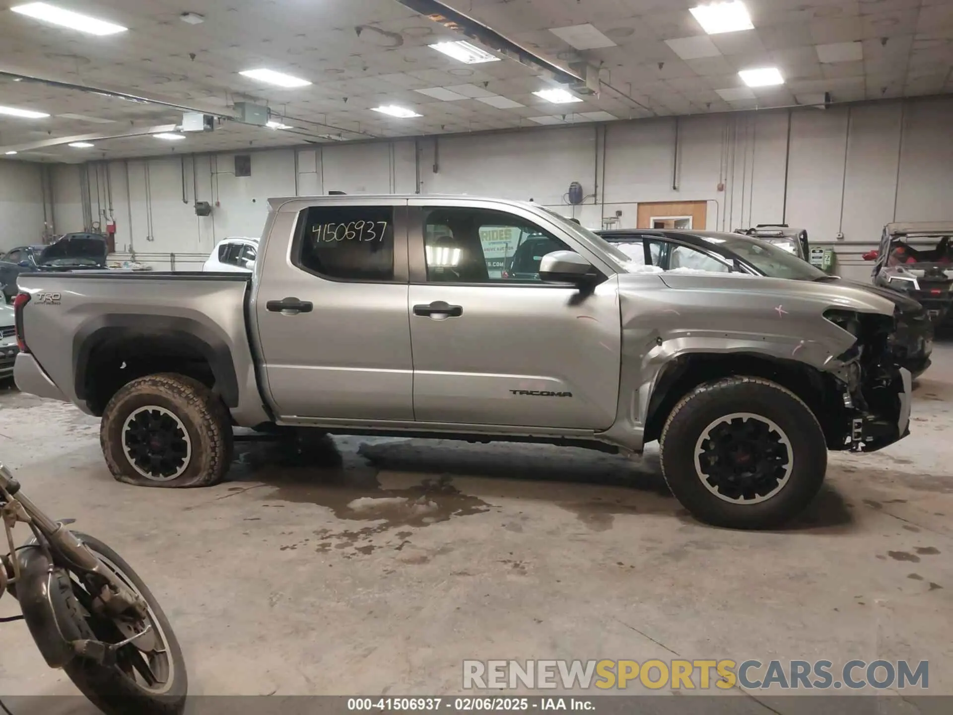 13 fotografías del automóvil dañado 3TMLB5JN6RM032296 TOYOTA TACOMA 2024