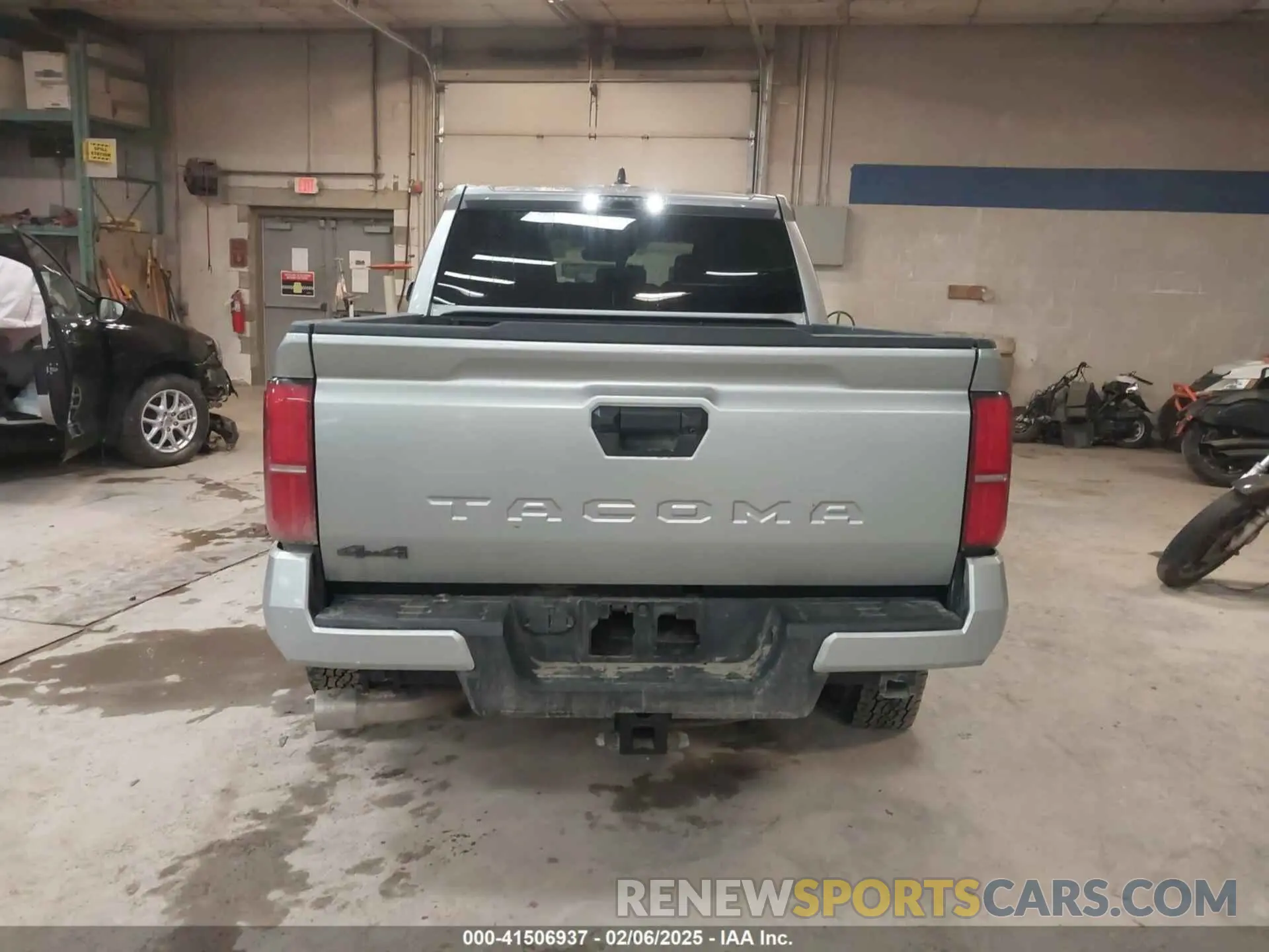 16 fotografías del automóvil dañado 3TMLB5JN6RM032296 TOYOTA TACOMA 2024