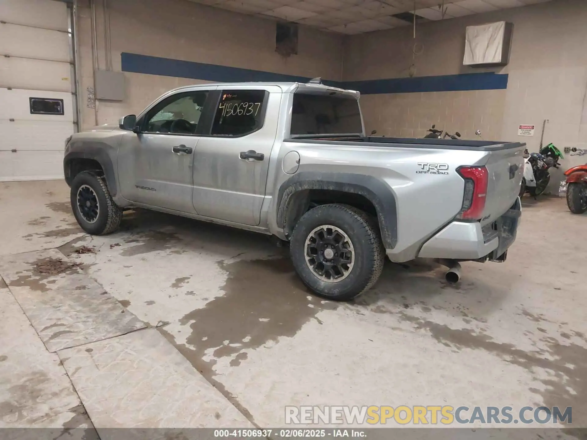 3 fotografías del automóvil dañado 3TMLB5JN6RM032296 TOYOTA TACOMA 2024