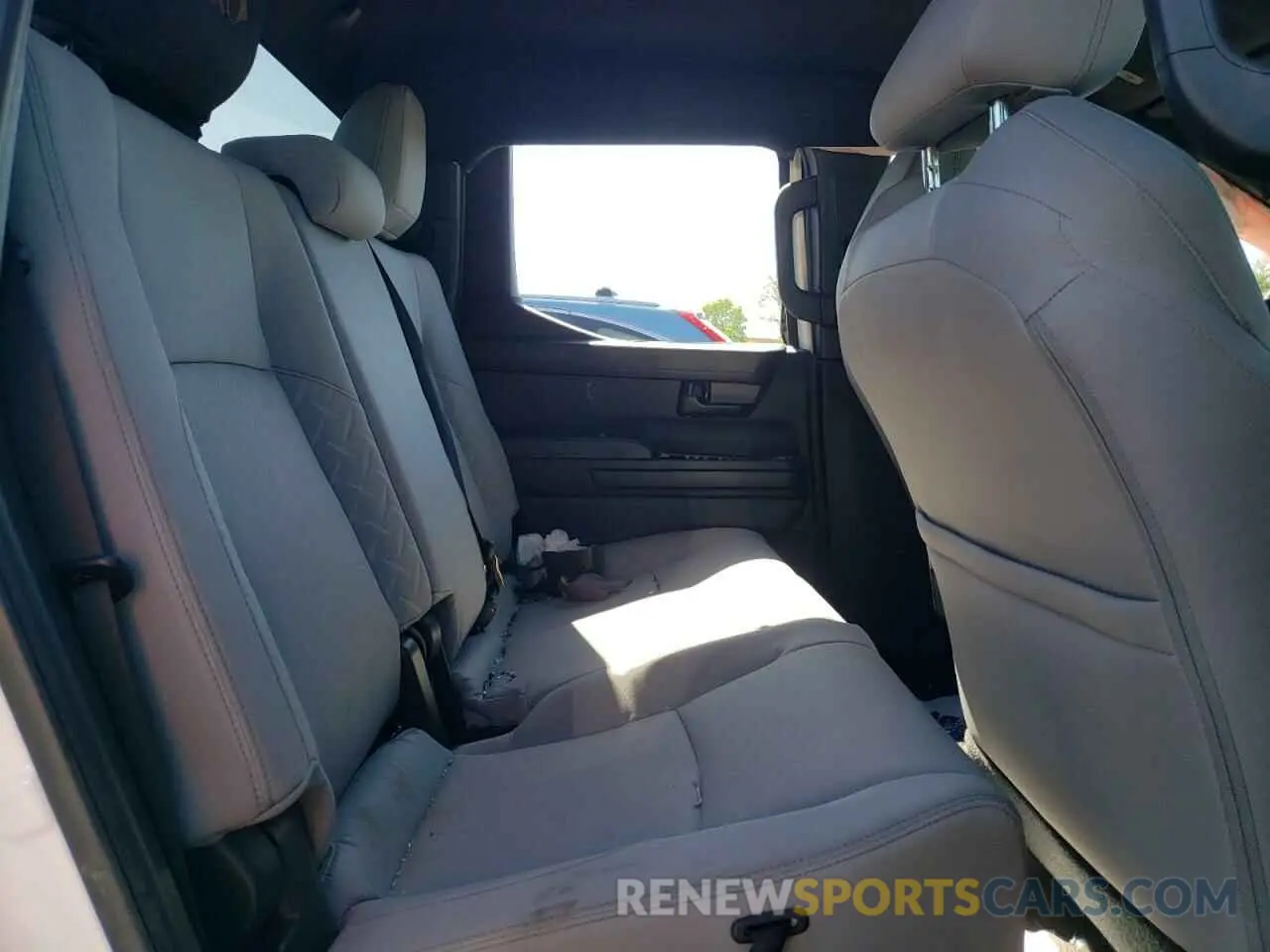 10 fotografías del automóvil dañado 3TMLB5JN6RM044514 TOYOTA TACOMA 2024