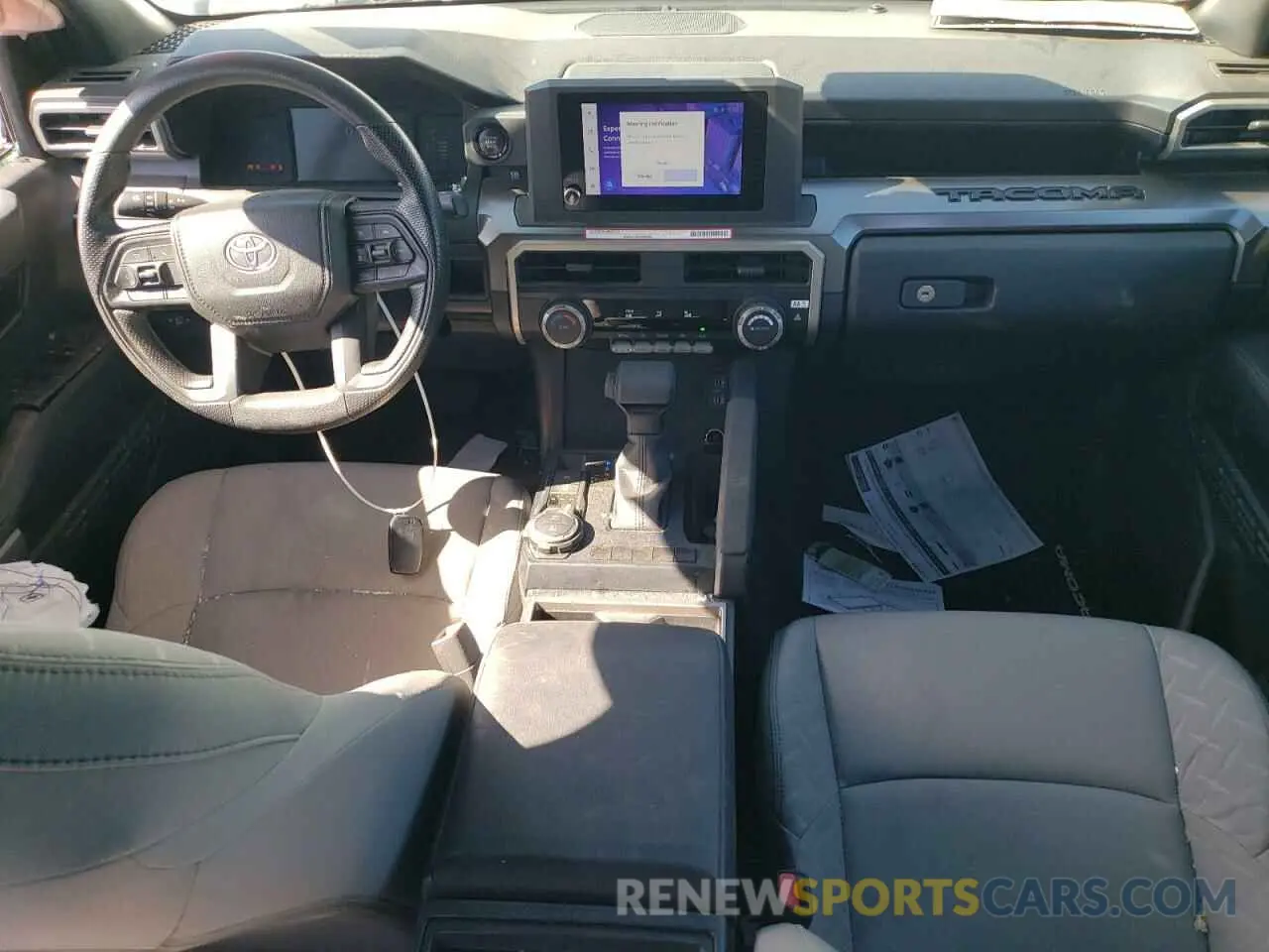 8 fotografías del automóvil dañado 3TMLB5JN6RM044514 TOYOTA TACOMA 2024