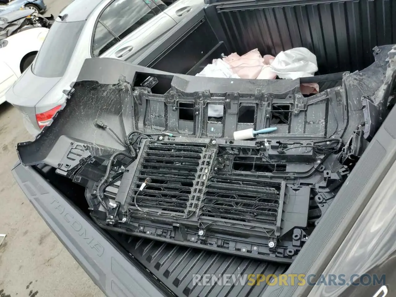 12 fotografías del automóvil dañado 3TMLB5JN7RM001512 TOYOTA TACOMA 2024