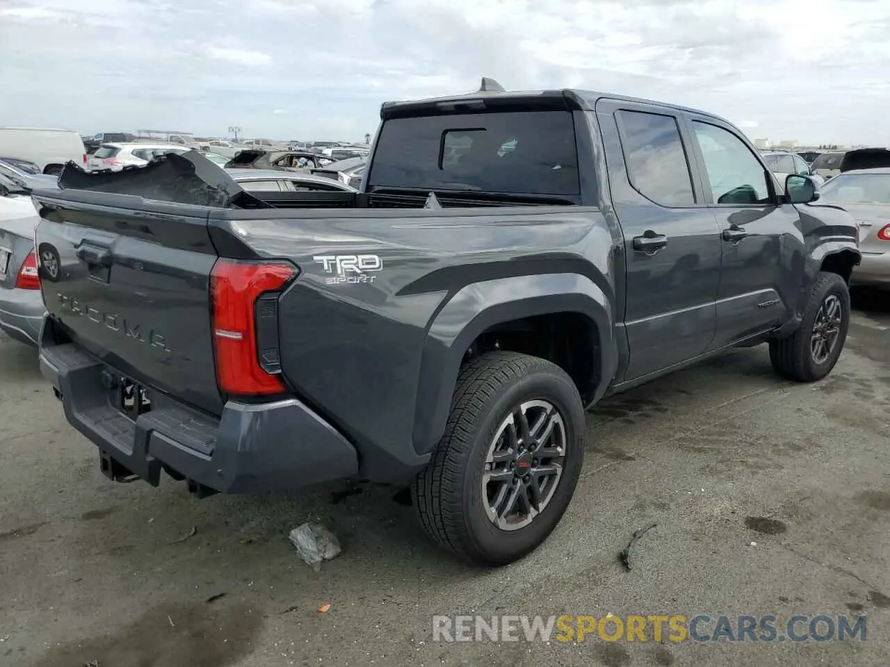 3 fotografías del automóvil dañado 3TMLB5JN7RM001512 TOYOTA TACOMA 2024