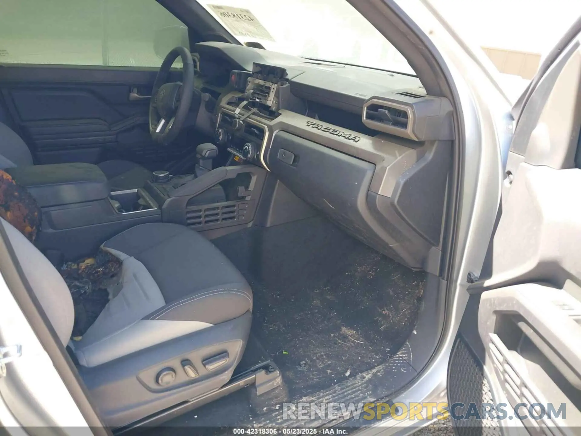 5 fotografías del automóvil dañado 3TMLB5JN7RM014602 TOYOTA TACOMA 2024
