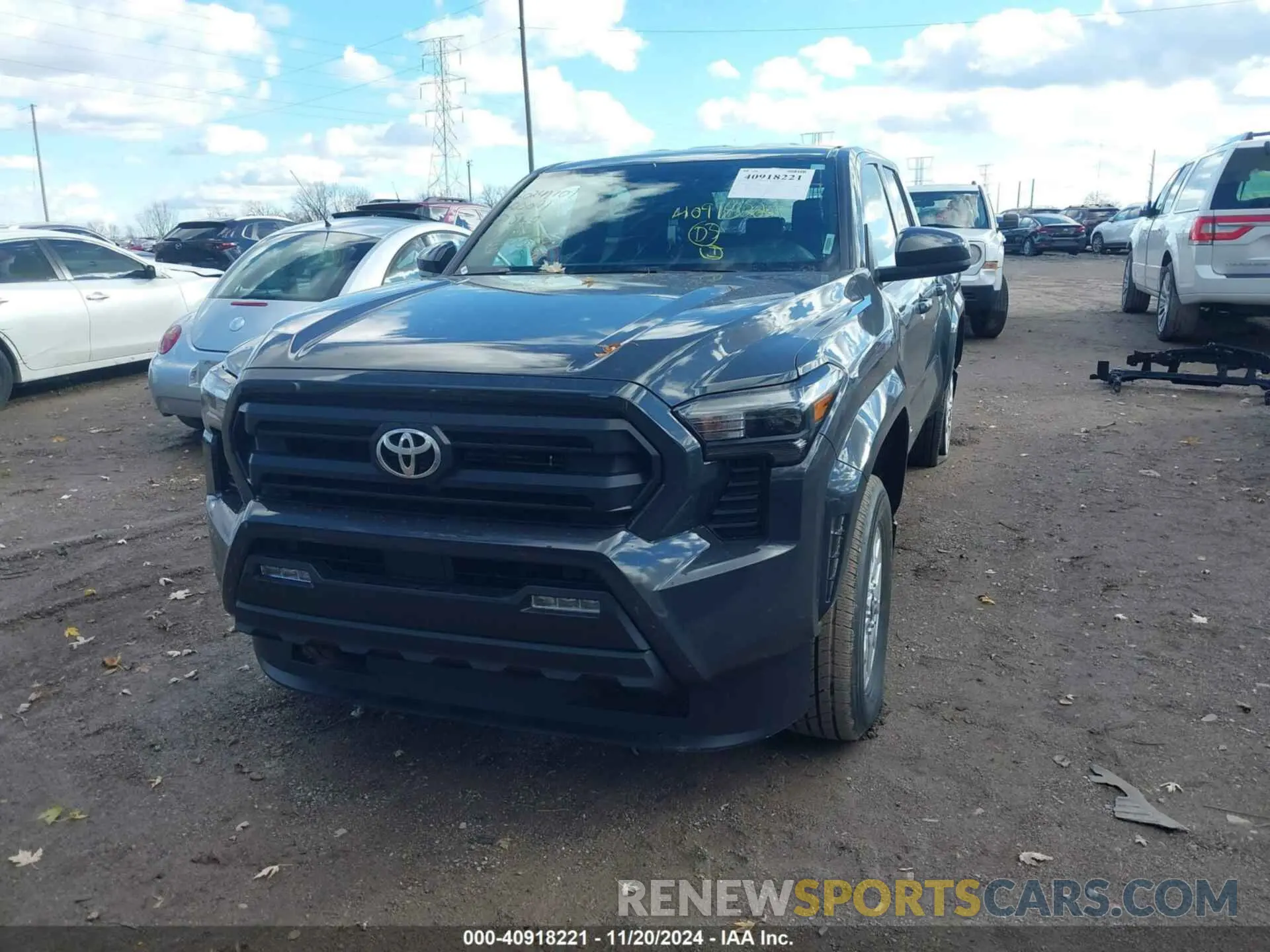2 fotografías del automóvil dañado 3TMLB5JN7RM019668 TOYOTA TACOMA 2024