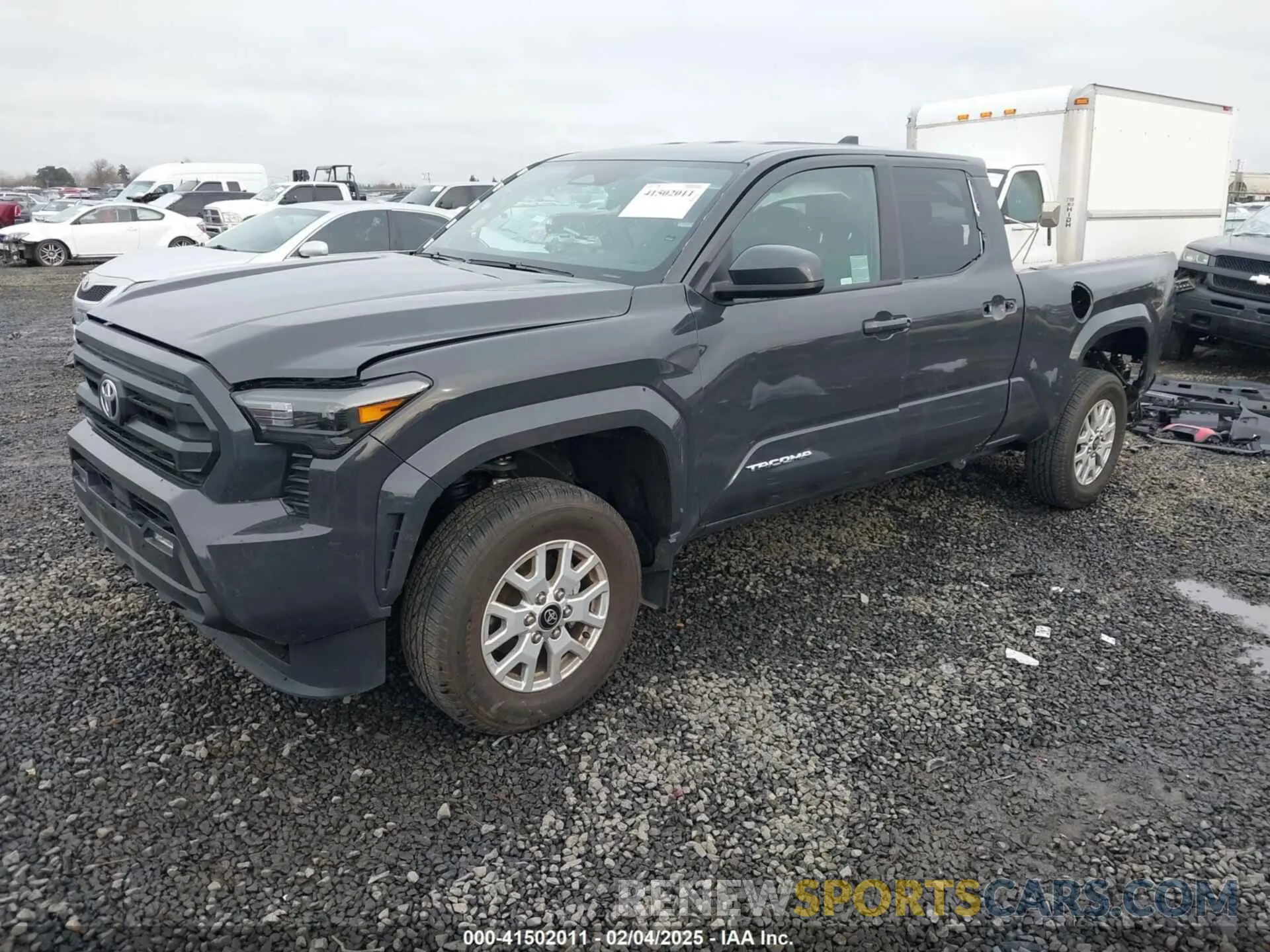 2 fotografías del automóvil dañado 3TMLB5JN7RM027267 TOYOTA TACOMA 2024