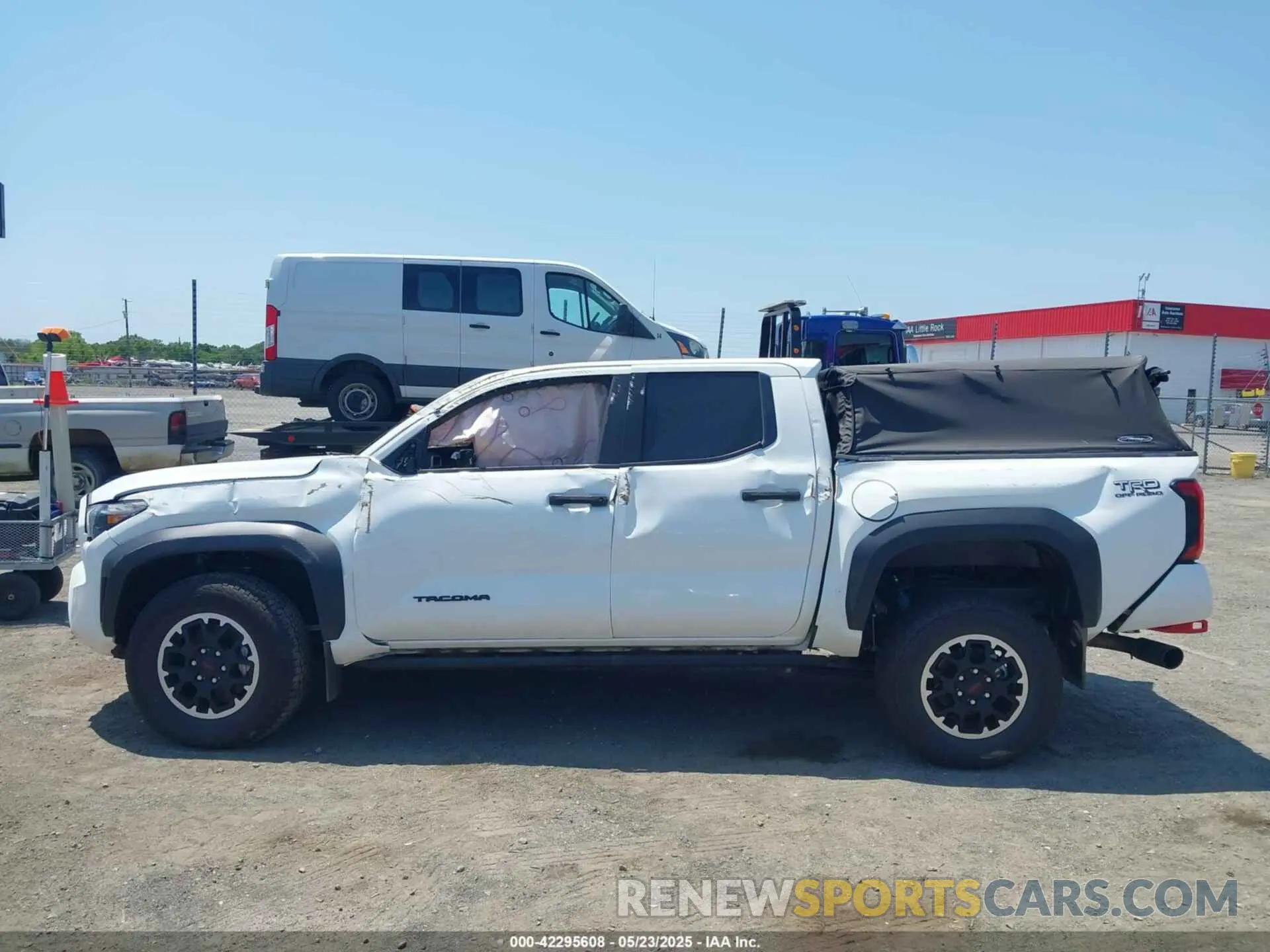 14 fotografías del automóvil dañado 3TMLB5JN7RM041251 TOYOTA TACOMA 2024