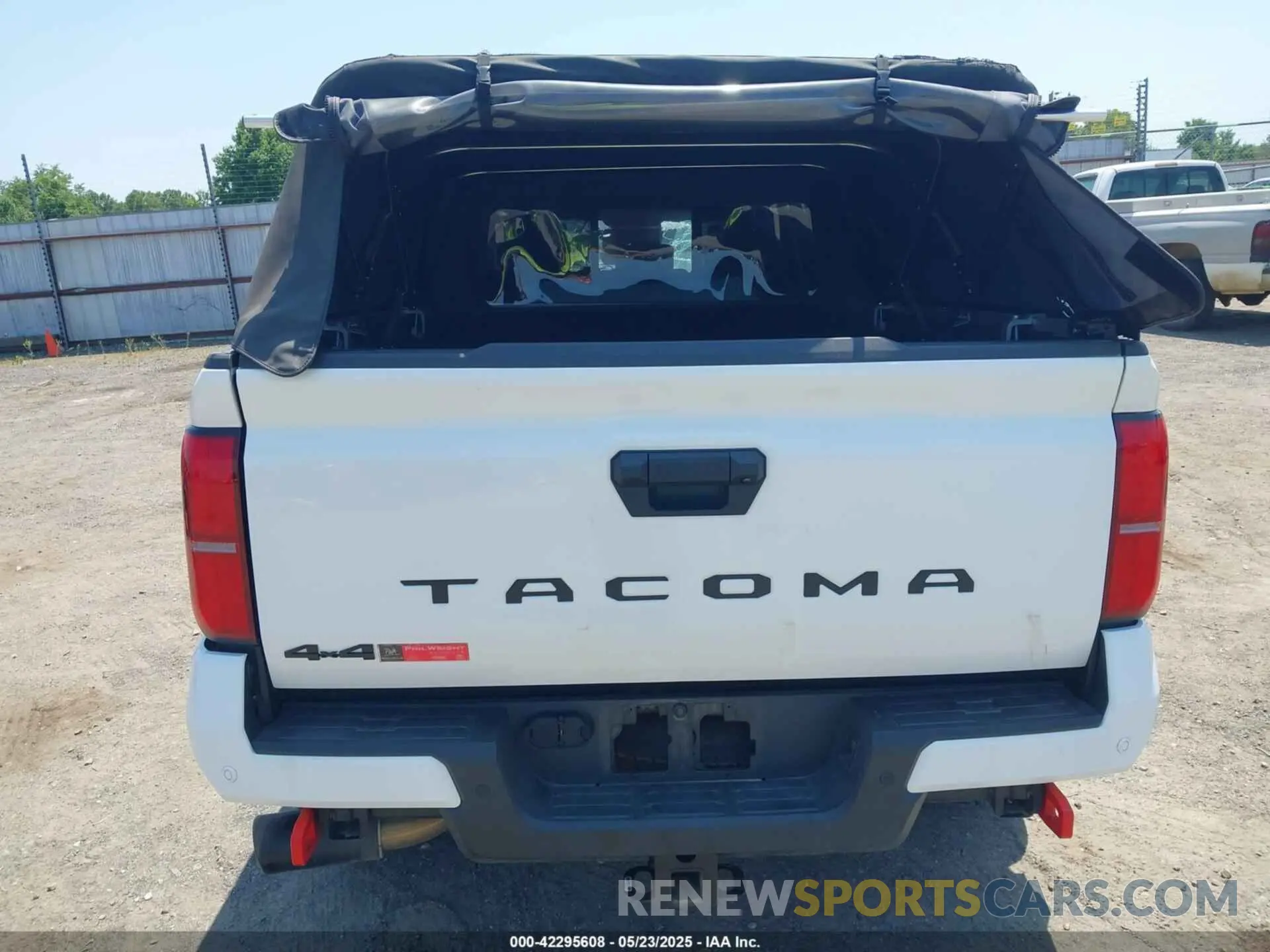 19 fotografías del automóvil dañado 3TMLB5JN7RM041251 TOYOTA TACOMA 2024