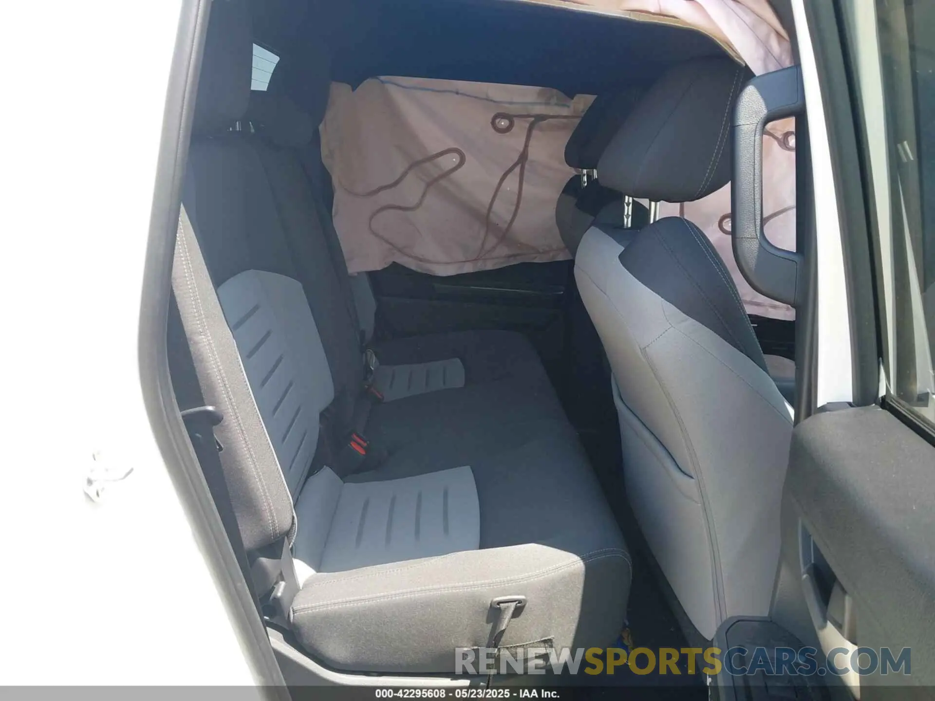 8 fotografías del automóvil dañado 3TMLB5JN7RM041251 TOYOTA TACOMA 2024