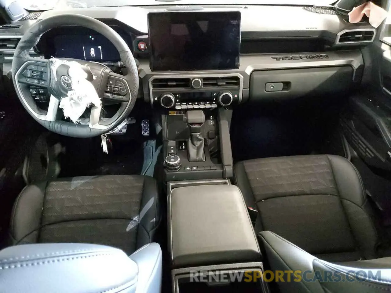 8 fotografías del automóvil dañado 3TMLB5JN7RM064044 TOYOTA TACOMA 2024