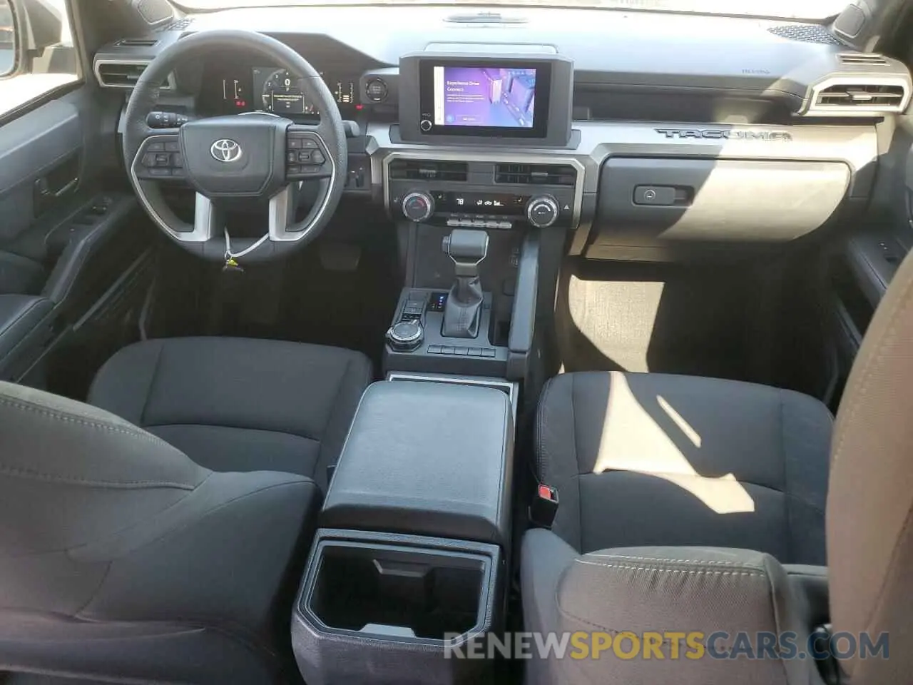 8 fotografías del automóvil dañado 3TMLB5JN8RM005763 TOYOTA TACOMA 2024