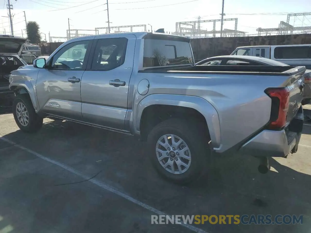 2 fotografías del automóvil dañado 3TMLB5JN8RM013507 TOYOTA TACOMA 2024