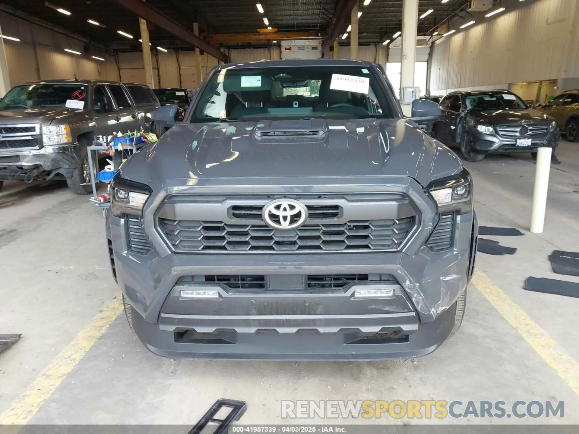 12 fotografías del automóvil dañado 3TMLB5JN8RM017041 TOYOTA TACOMA 2024