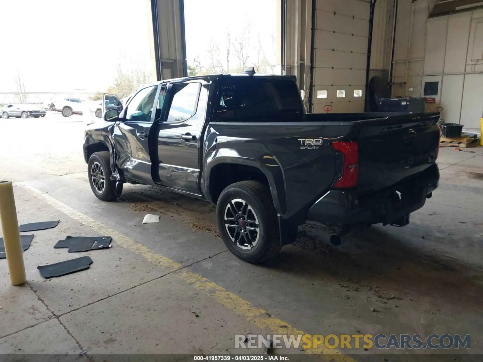 3 fotografías del automóvil dañado 3TMLB5JN8RM017041 TOYOTA TACOMA 2024