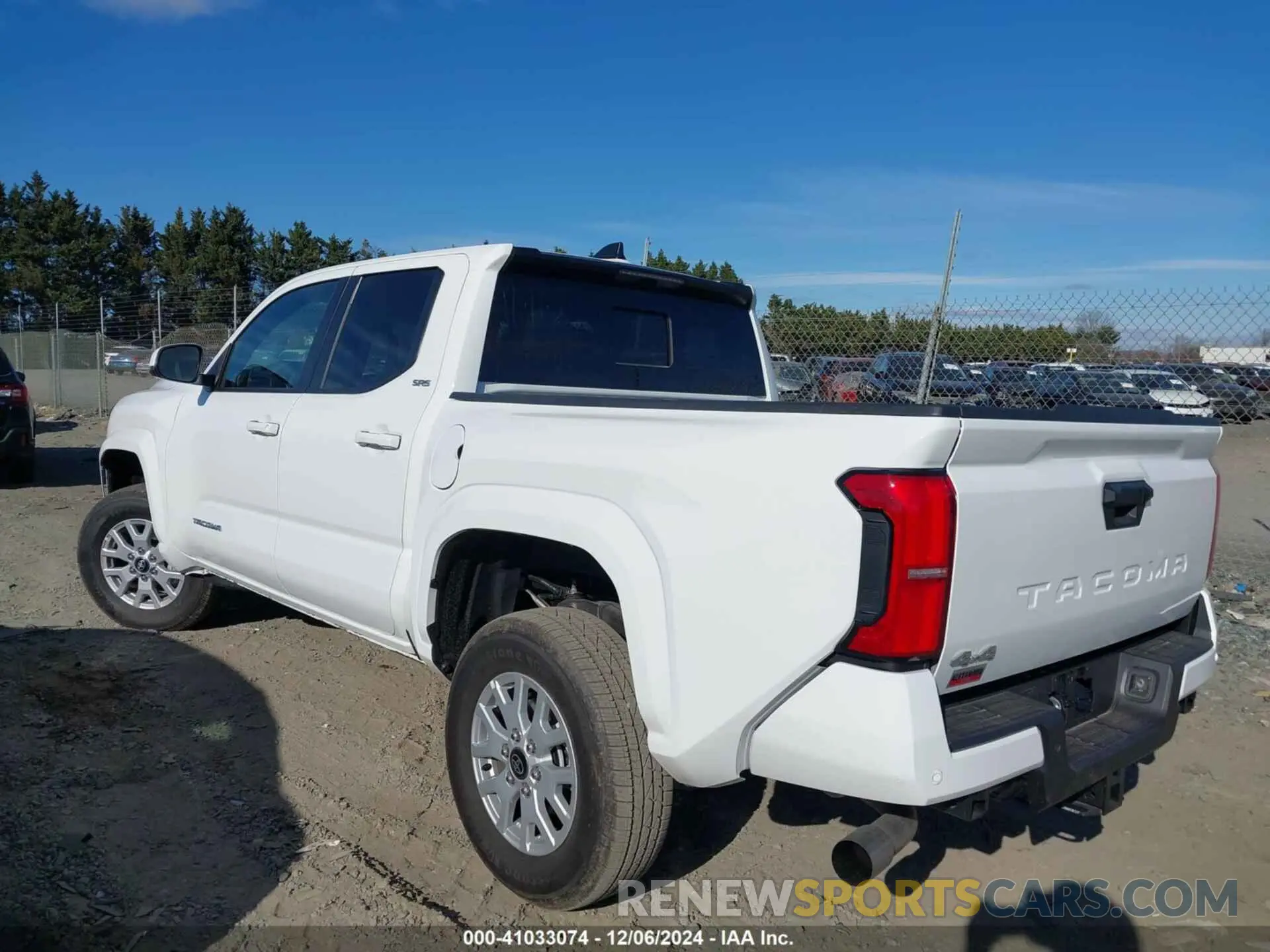 3 fotografías del automóvil dañado 3TMLB5JN8RM027200 TOYOTA TACOMA 2024