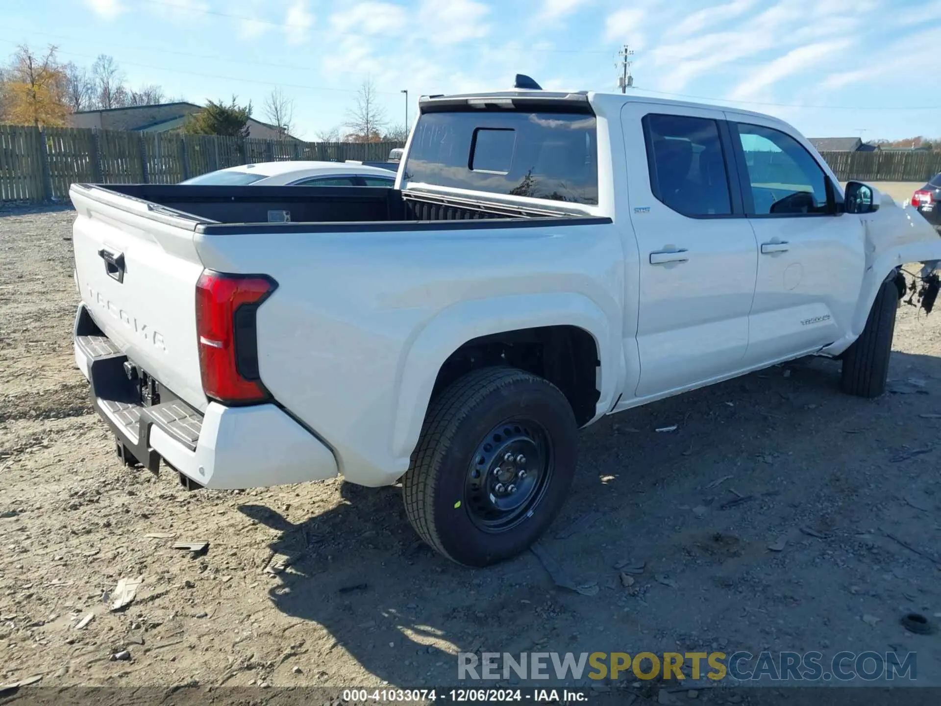 4 fotografías del automóvil dañado 3TMLB5JN8RM027200 TOYOTA TACOMA 2024