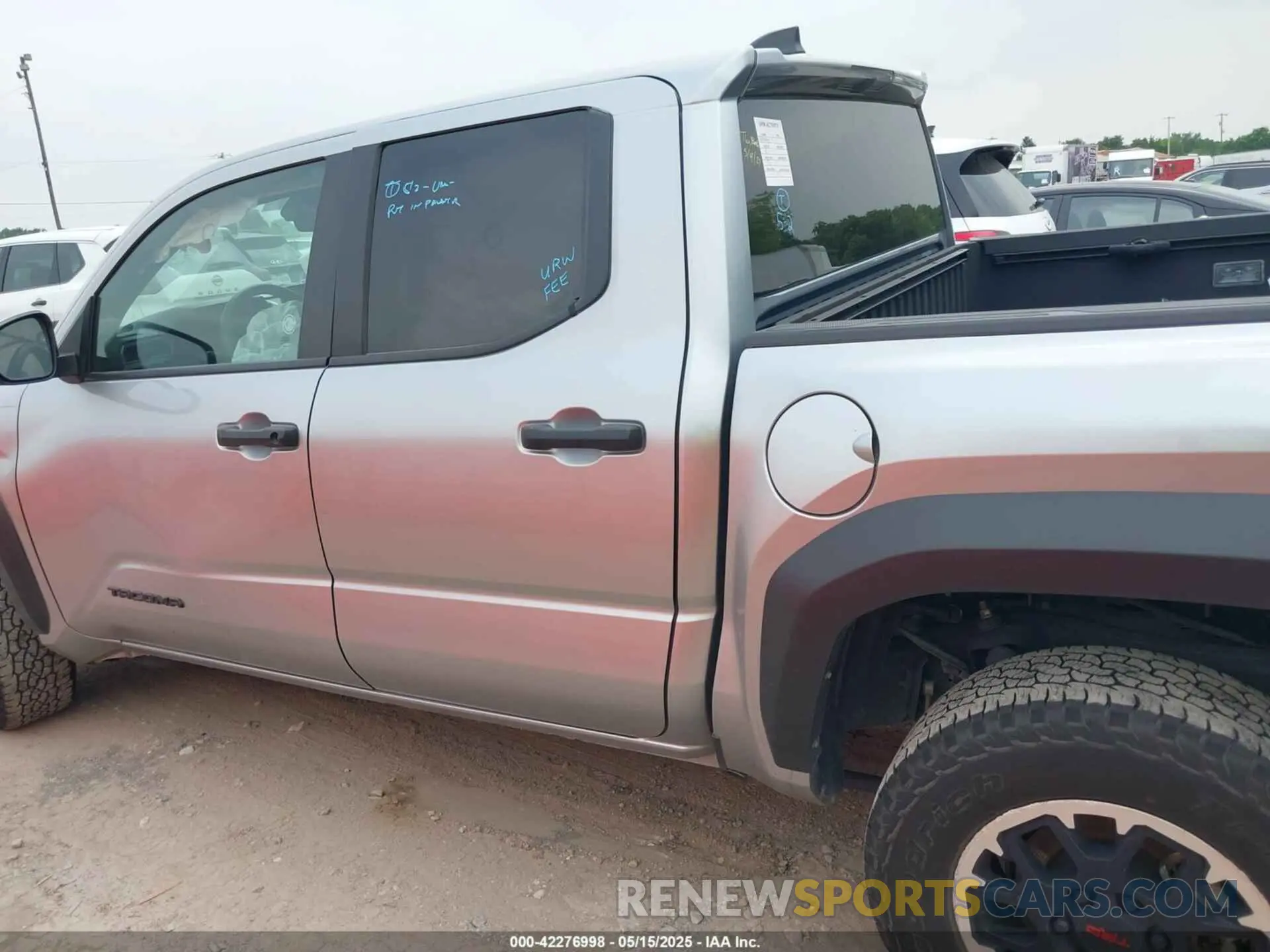 14 fotografías del automóvil dañado 3TMLB5JN9RM003004 TOYOTA TACOMA 2024