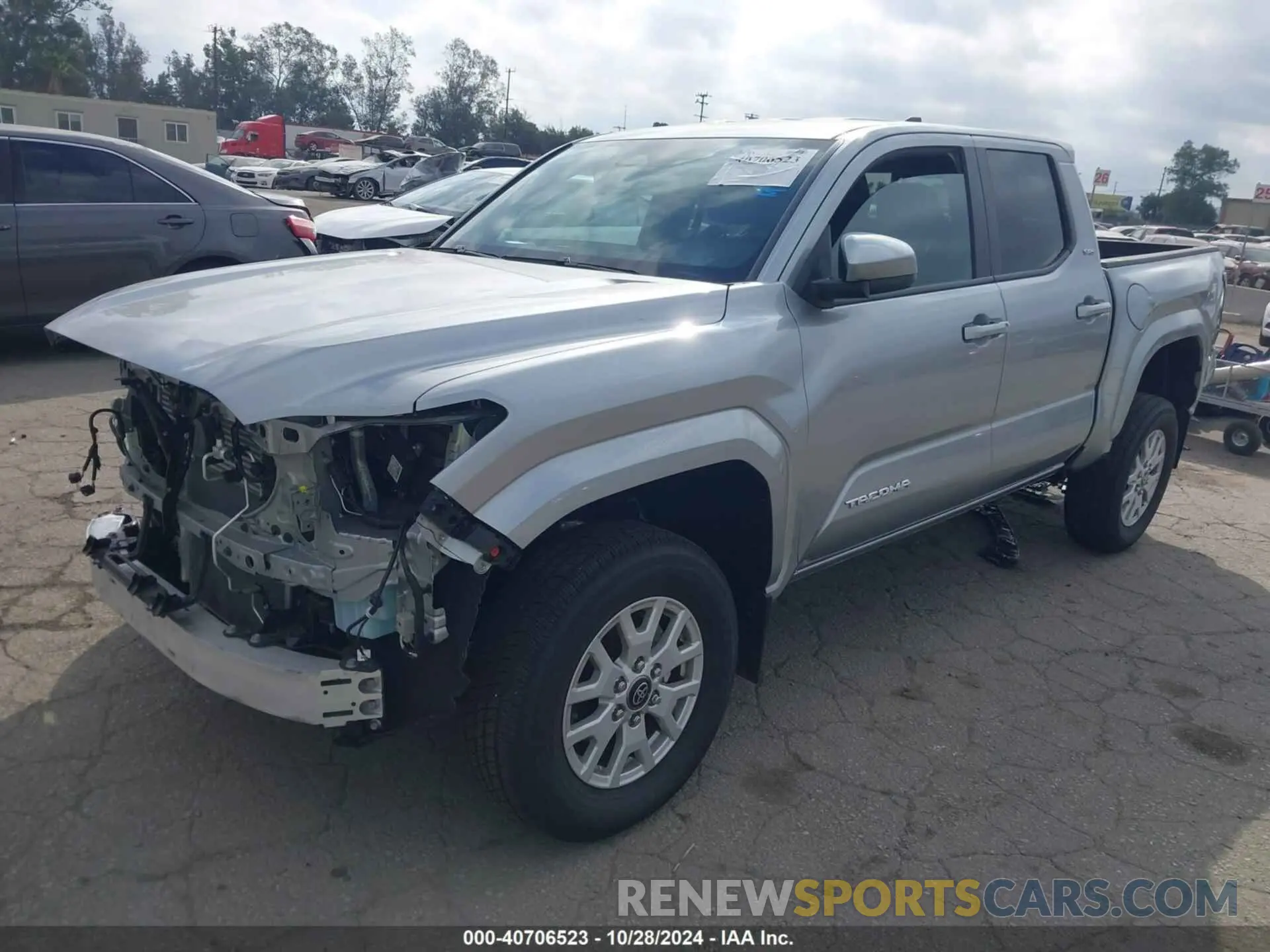 2 fotografías del automóvil dañado 3TMLB5JN9RM003486 TOYOTA TACOMA 2024
