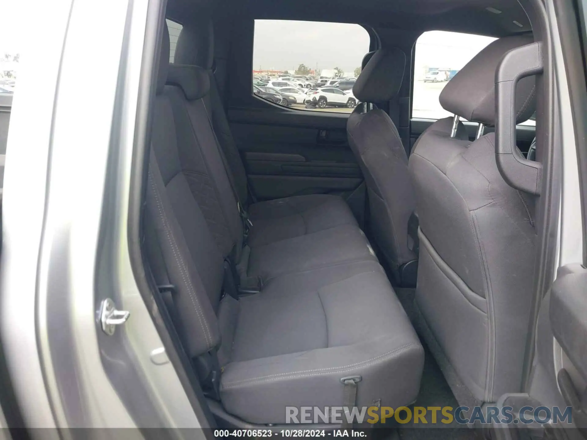 8 fotografías del automóvil dañado 3TMLB5JN9RM003486 TOYOTA TACOMA 2024