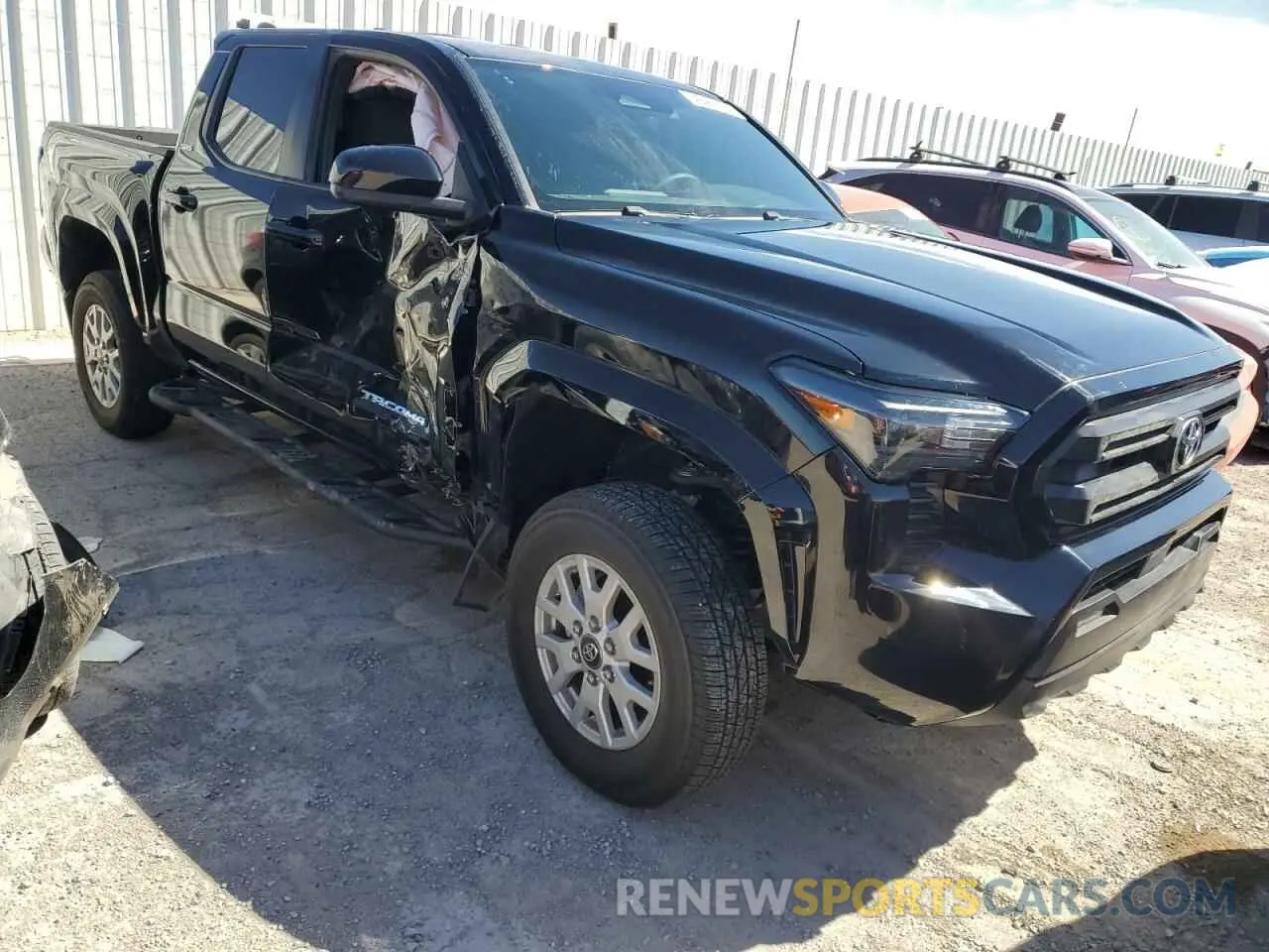 4 fotografías del automóvil dañado 3TMLB5JN9RM023477 TOYOTA TACOMA 2024