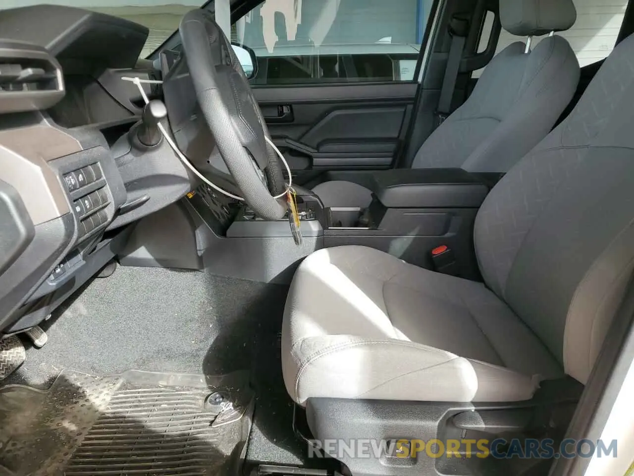 7 fotografías del automóvil dañado 3TMLB5JN9RM044927 TOYOTA TACOMA 2024